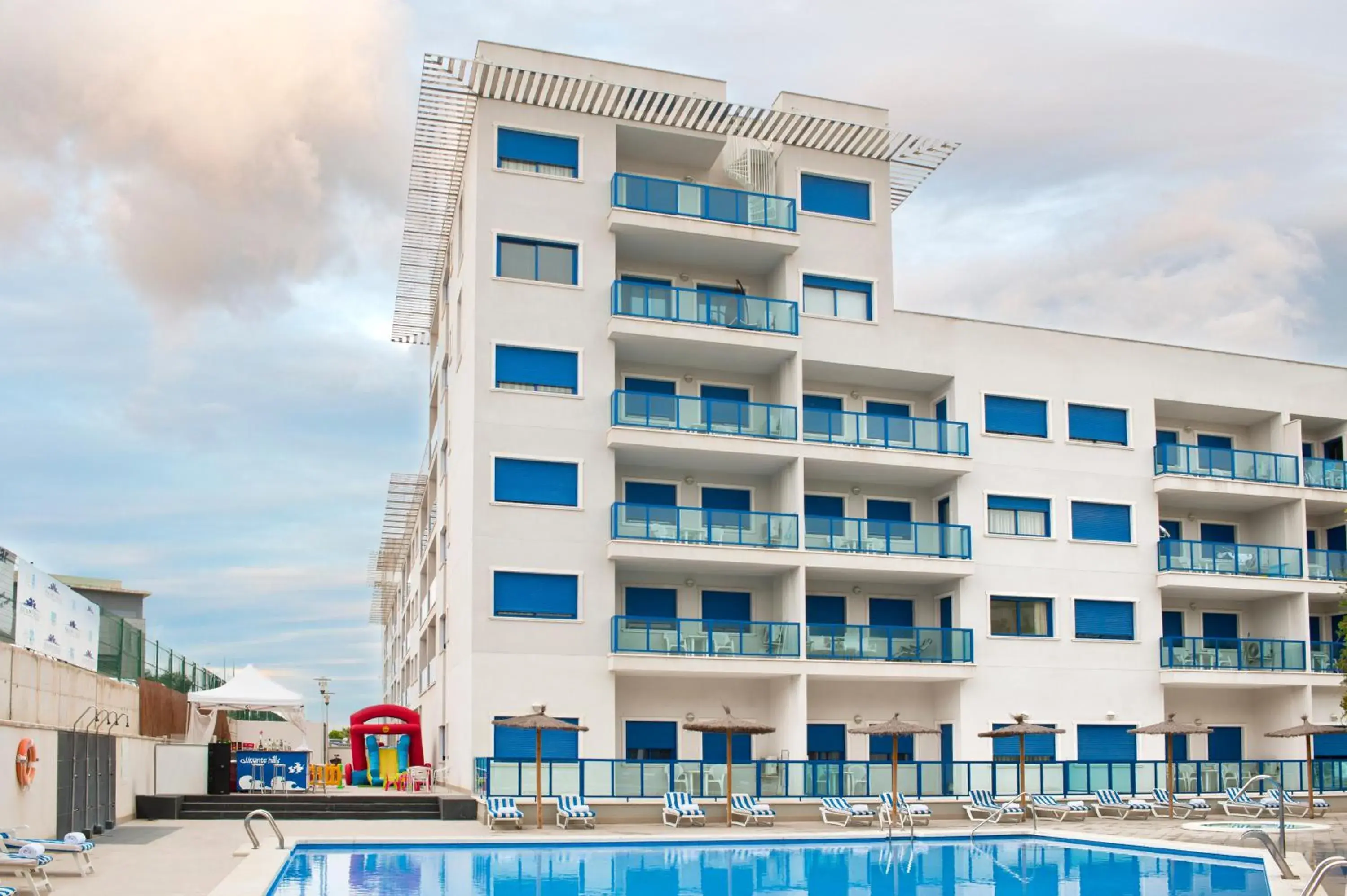 Swimming pool in Alicante Hills