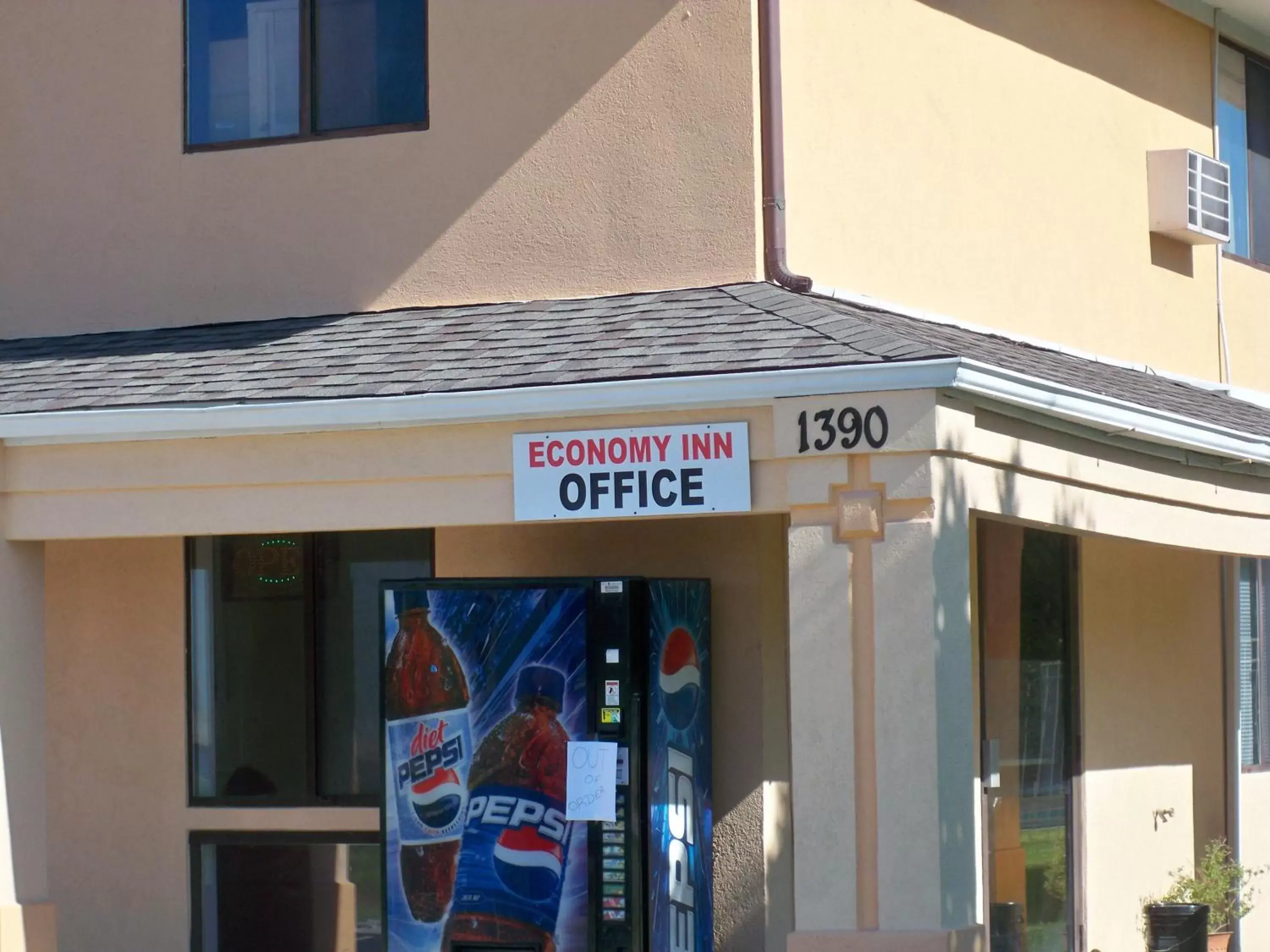 Facade/entrance in Economy Inn Wentzville Facade/entrance in Economy Inn Wentzville