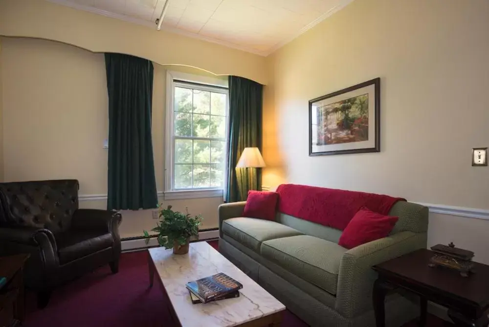 Seating Area in Green Park Inn