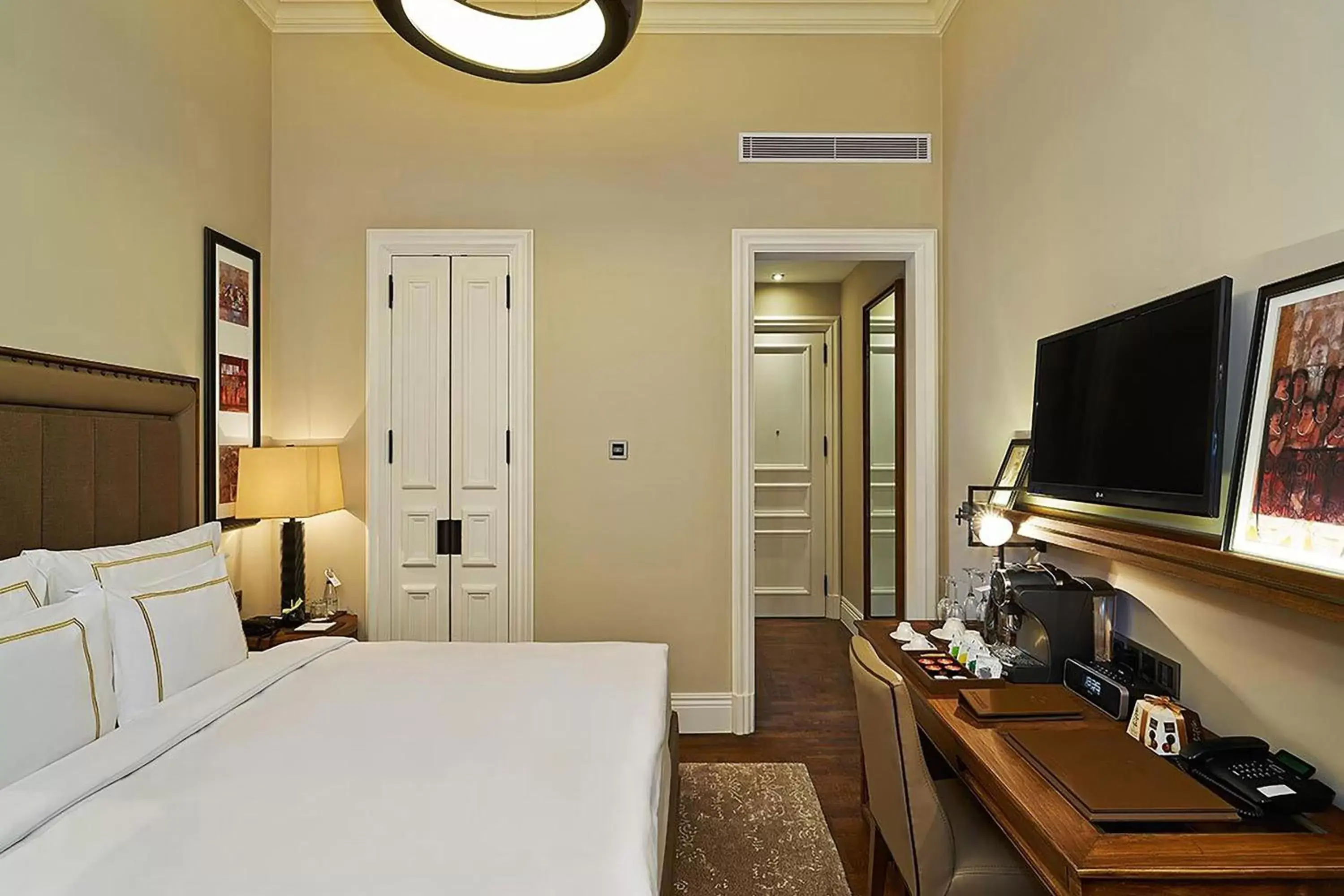 Photo of the whole room, TV/Entertainment Center in The Bank Hotel Istanbul, a Member of Design Hotels