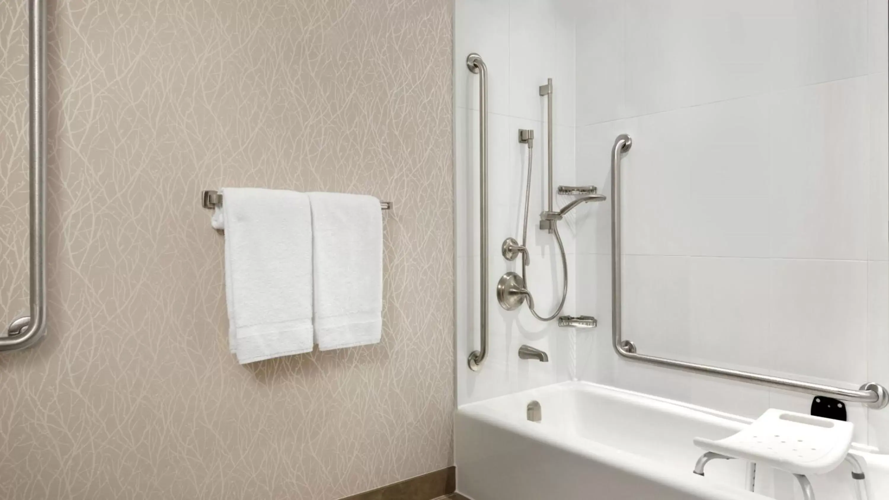 Bathroom in Courtyard by Marriott Toronto Mississauga/West