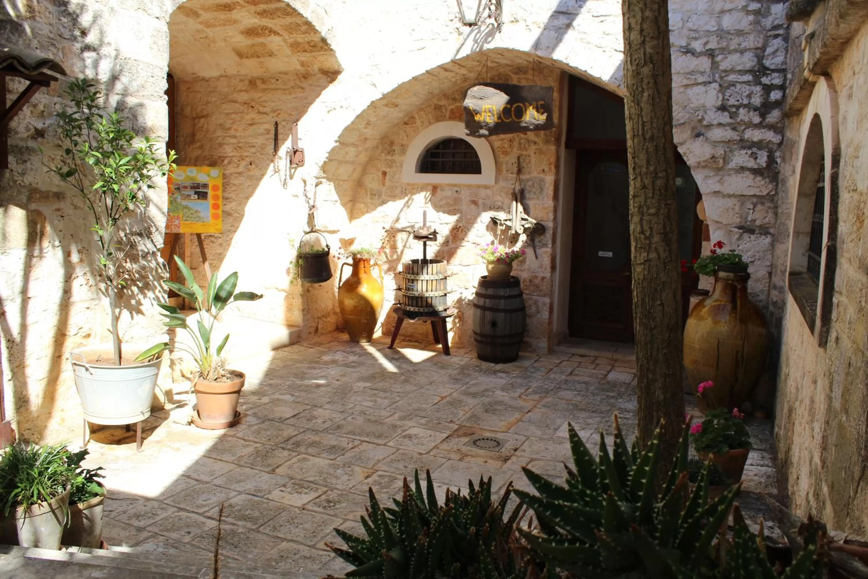 Inner courtyard view in Masseria Tolla