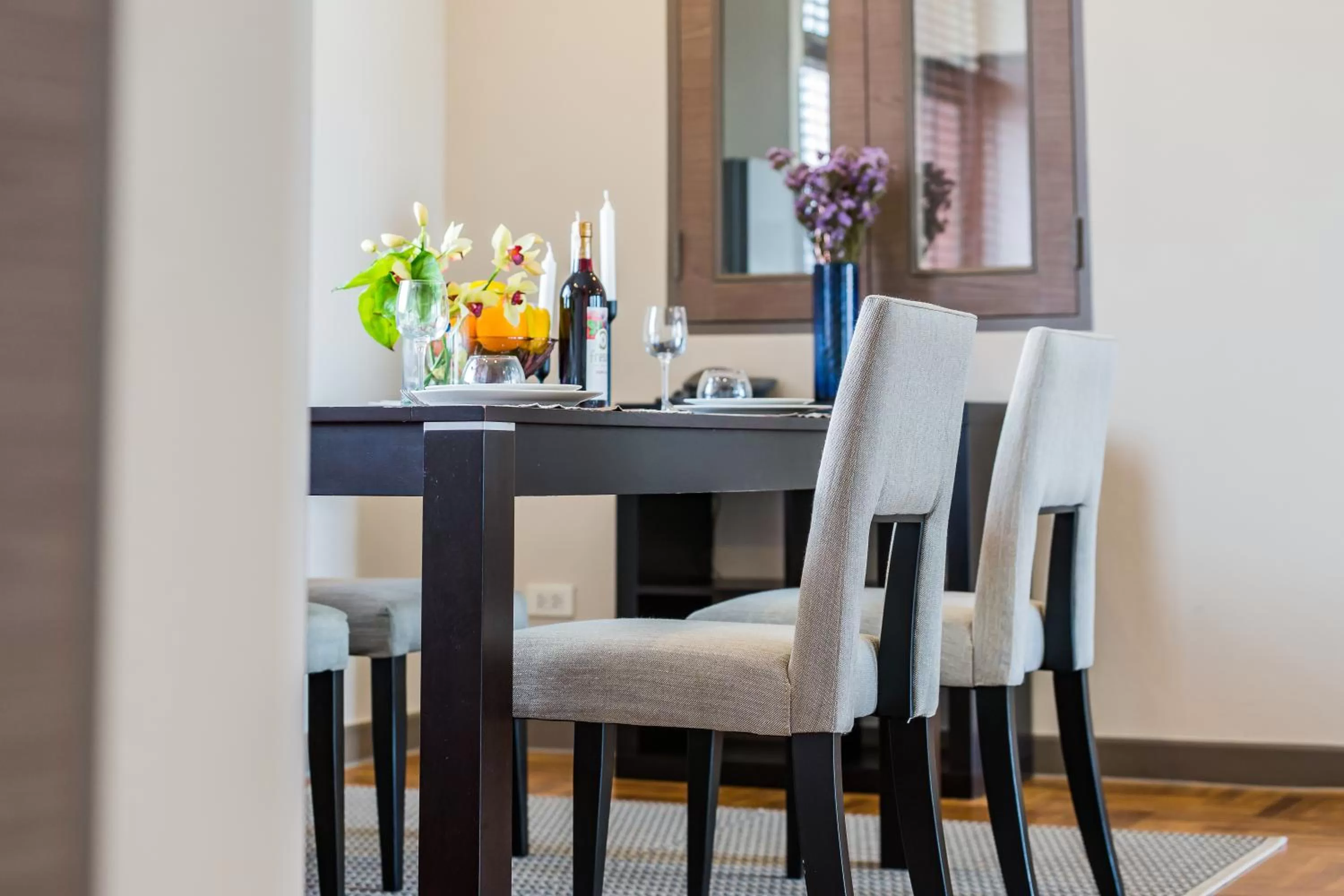 Dining area in Asoke Residence Sukhumvit by UHG