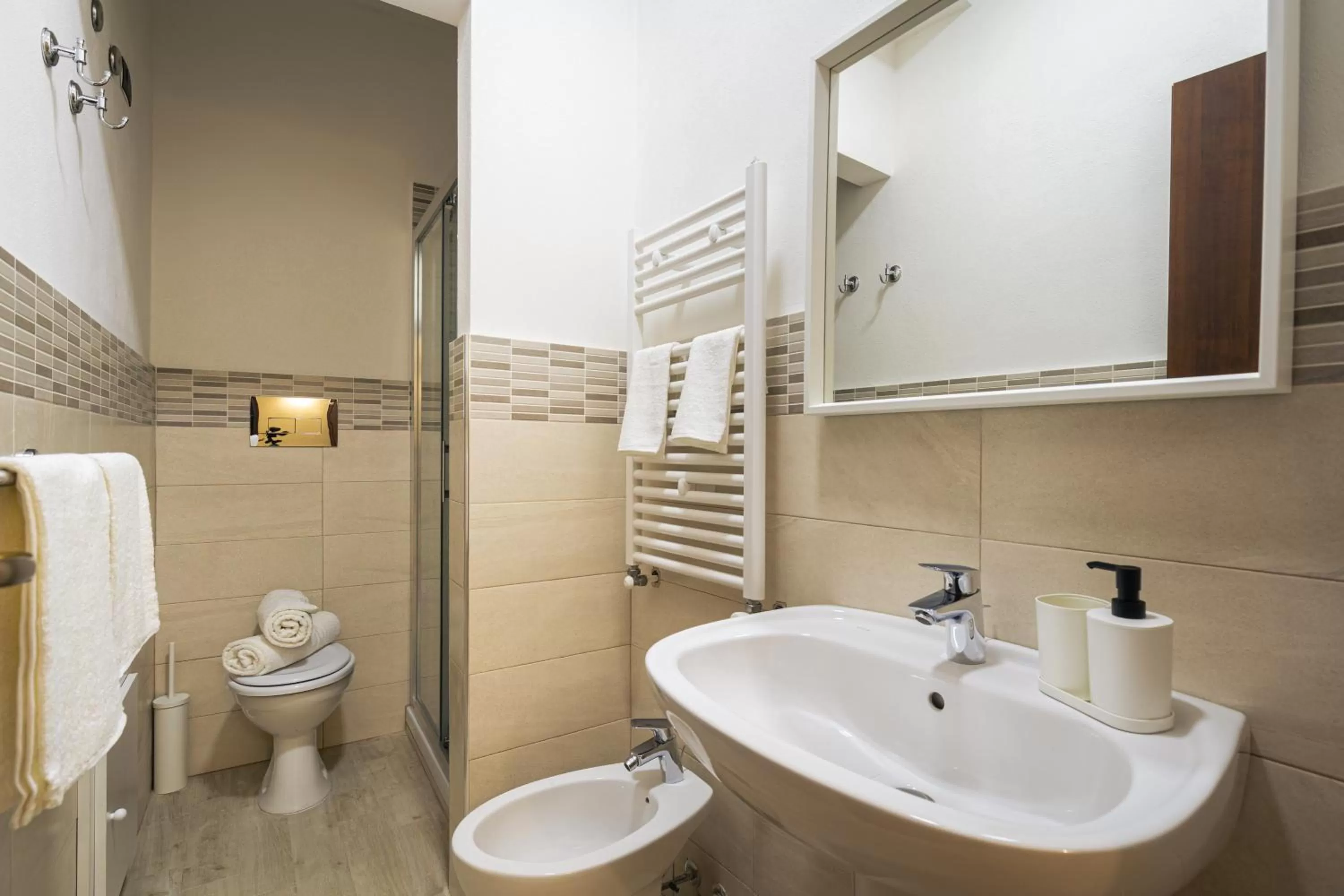 Bathroom in Open Sicily Residence - Central Apartments Near Quattro Canti
