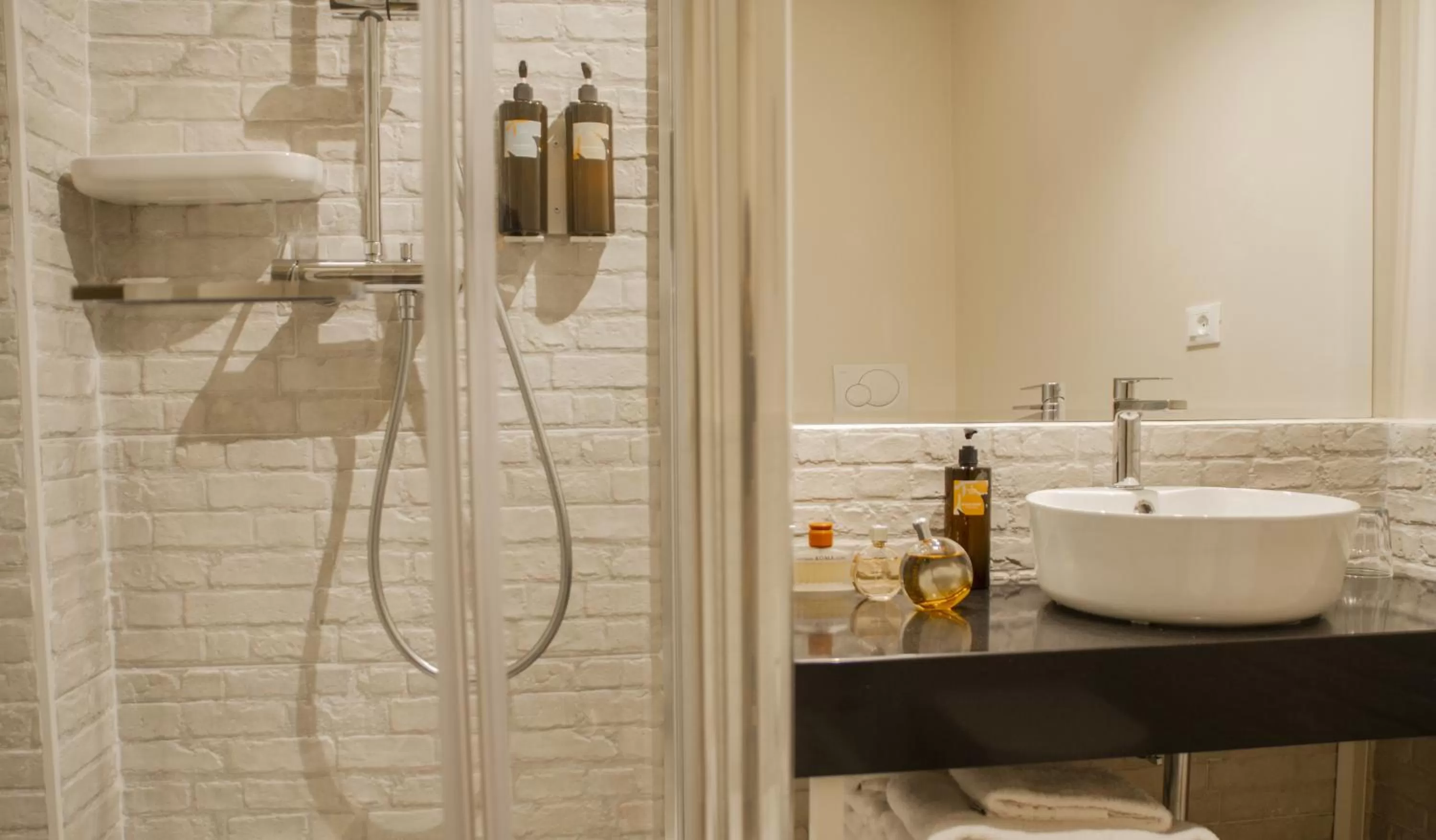 Bathroom in room Select Via Veneto