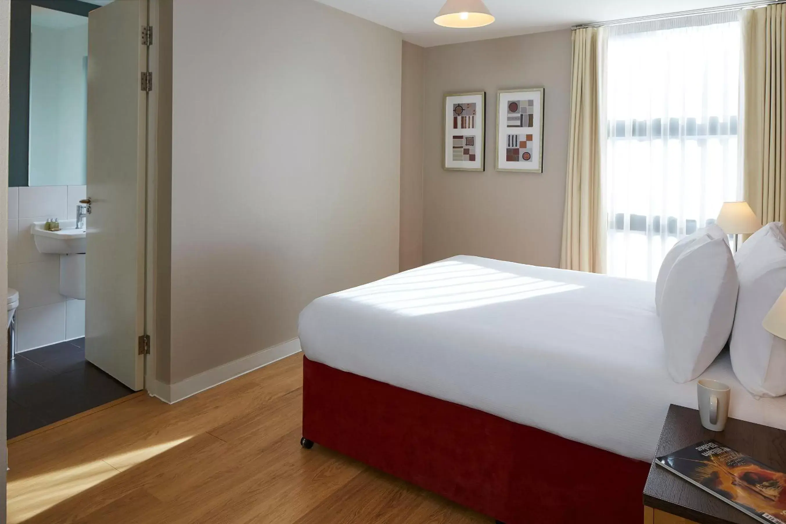 Bedroom, Bed in Marlin Canary Wharf