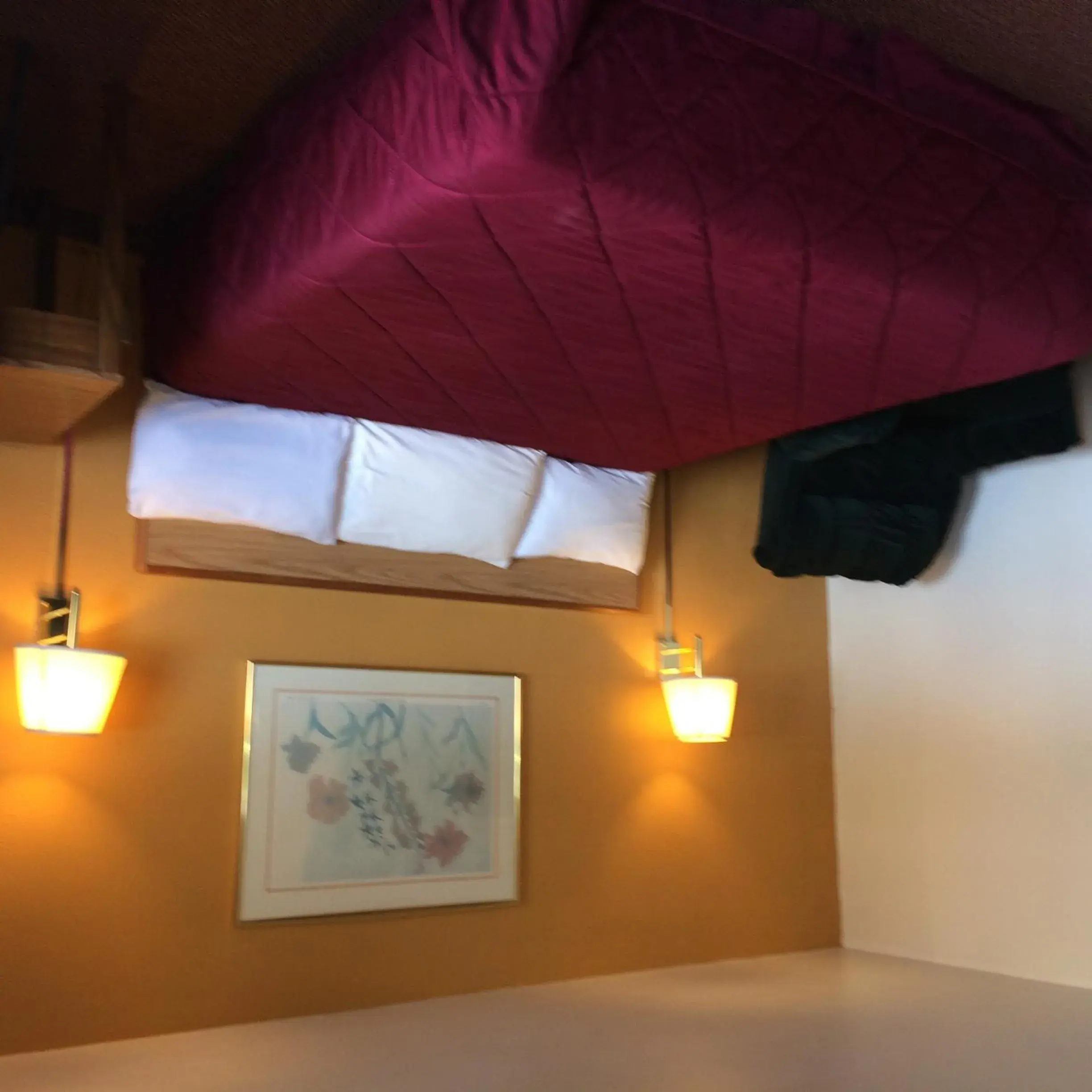 Bed in Super 7 Motel