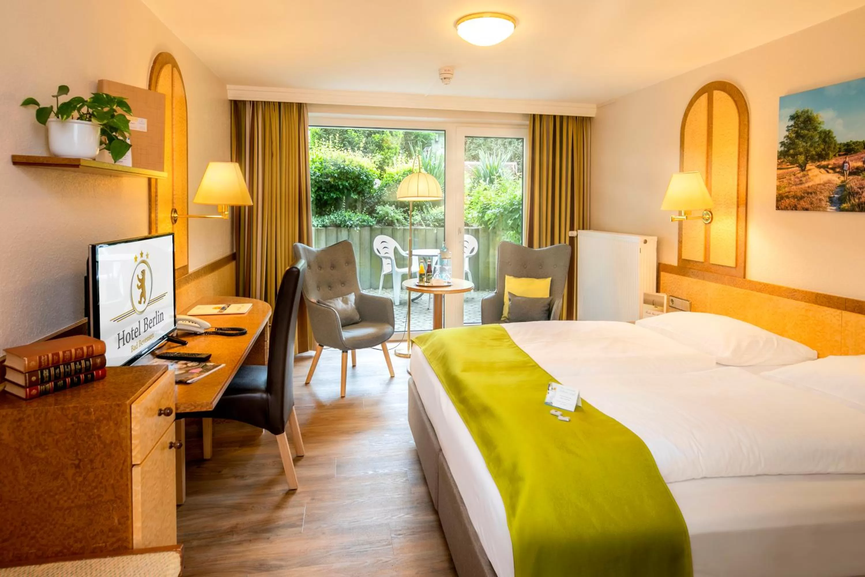 Photo of the whole room, Bed in Akzent Hotel Berlin