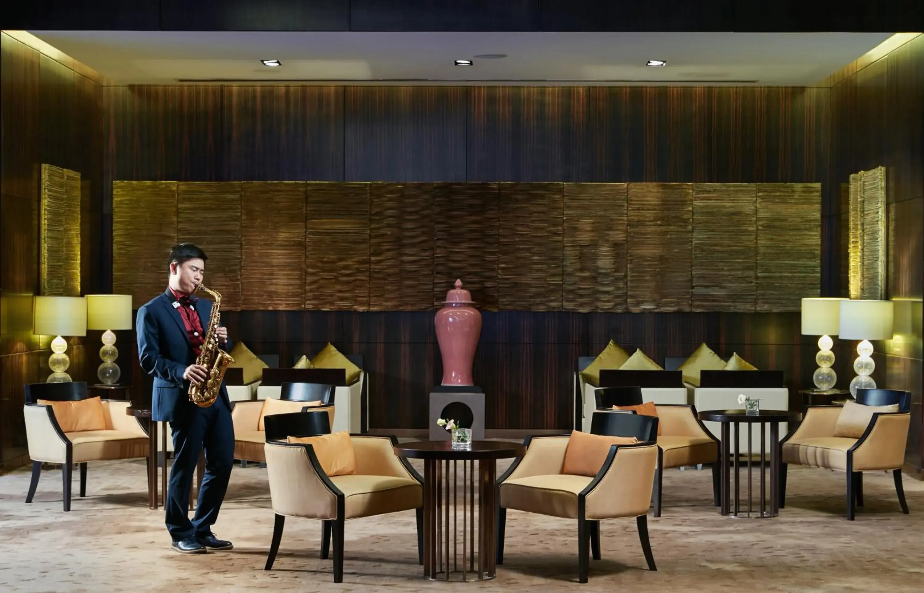 Lounge or bar in InterContinental Ningbo, an IHG Hotel