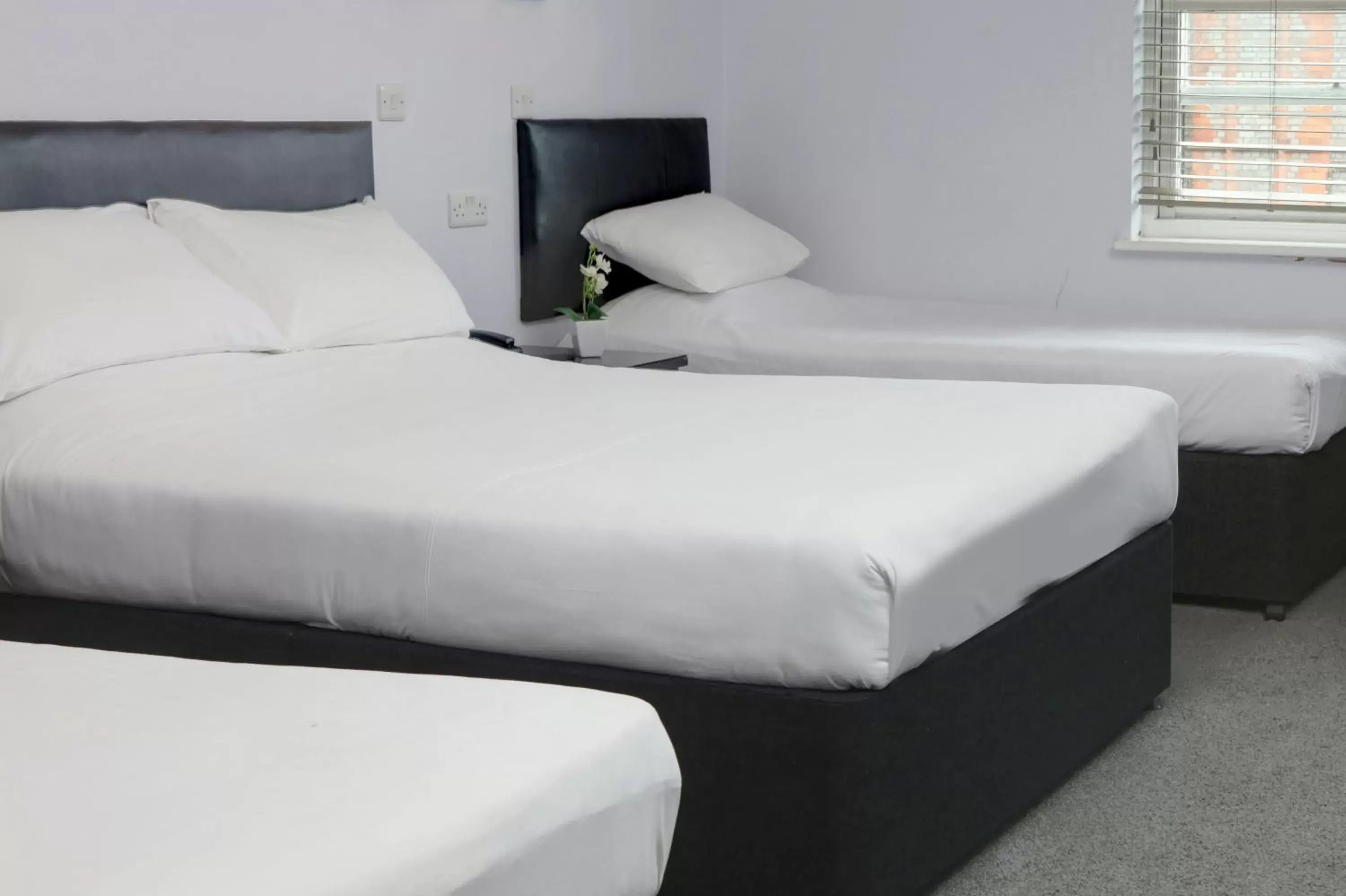 Property building, Bed in Sure Hotel by Best Western Reading