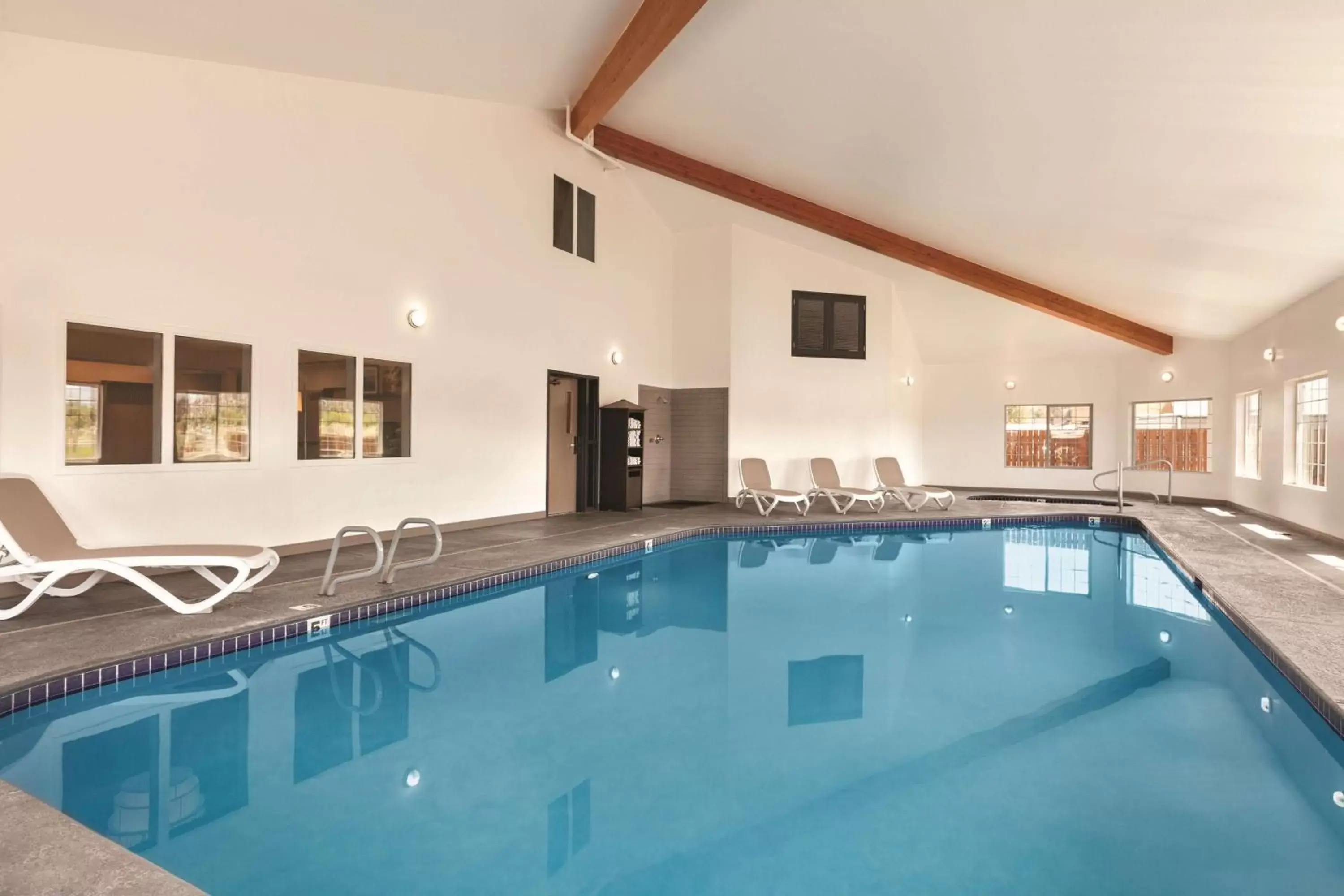 On site, Swimming Pool in Country Inn & Suites by Radisson, Prineville, OR