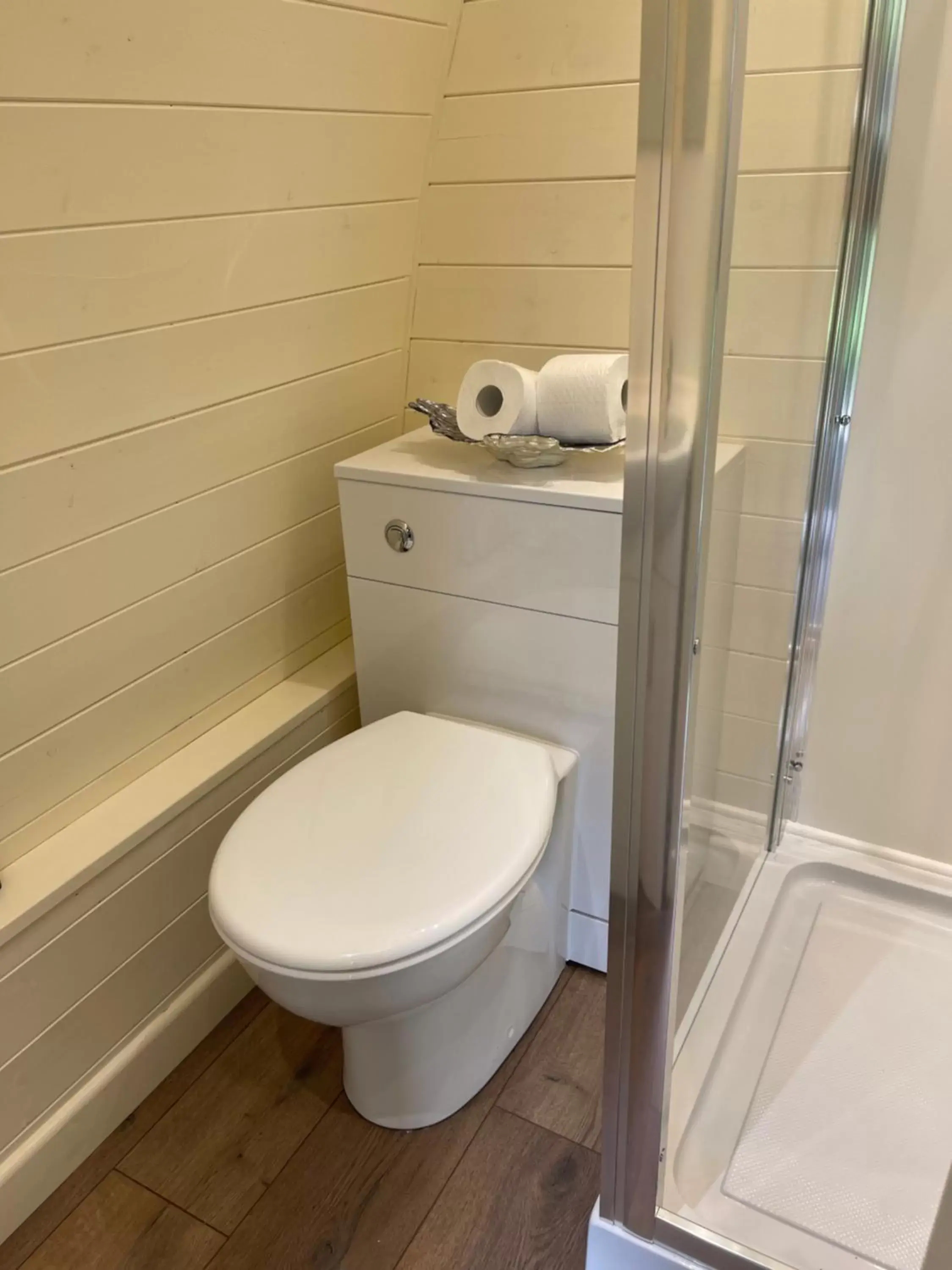 Bathroom in South Lodge House