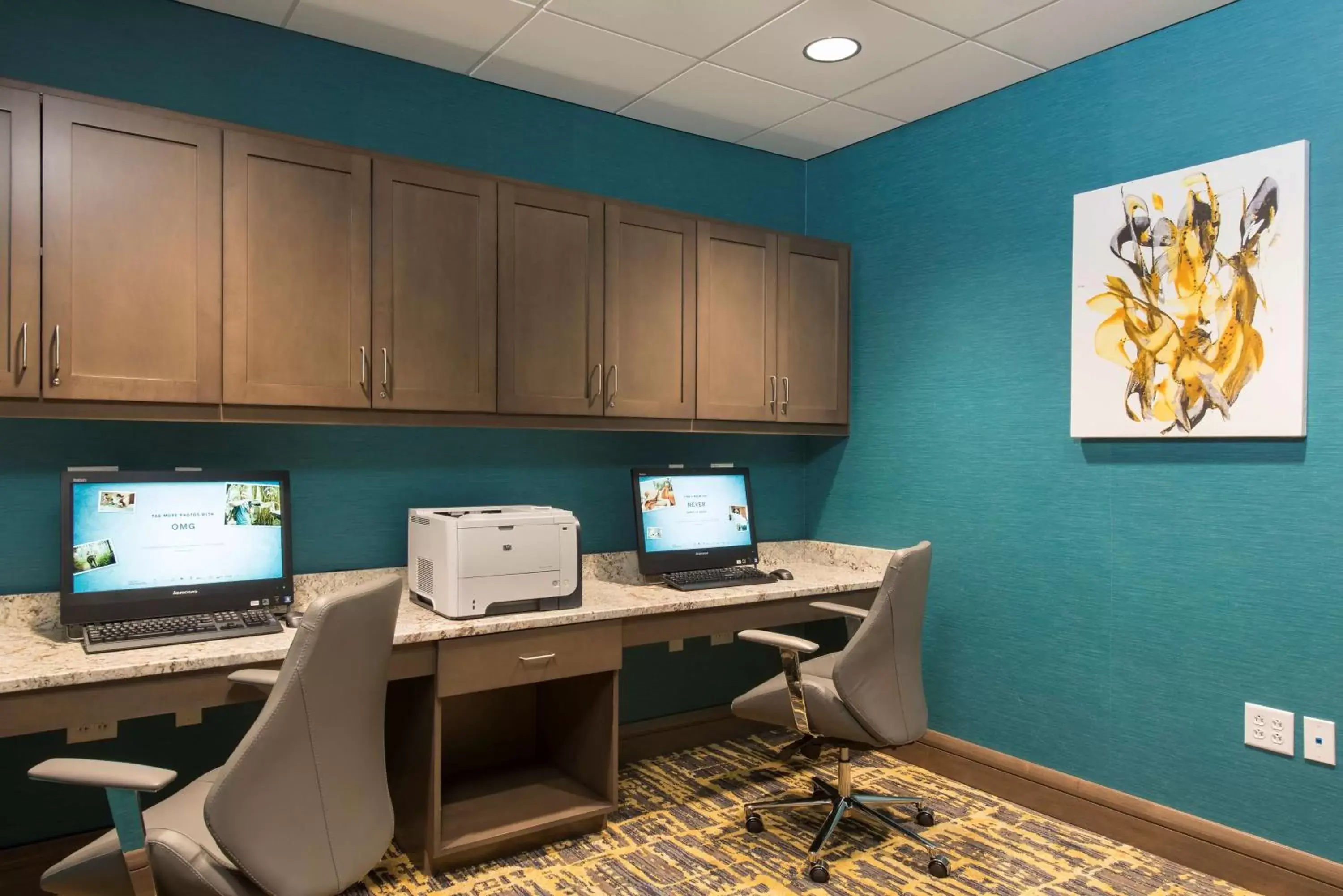 Business facilities in Hampton Inn & Suites Grand Rapids Downtown