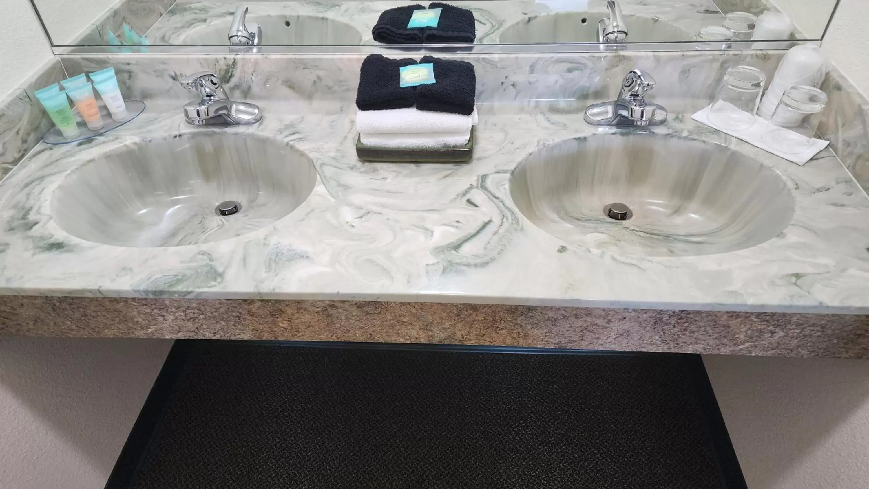 Bathroom in Antlers Motel