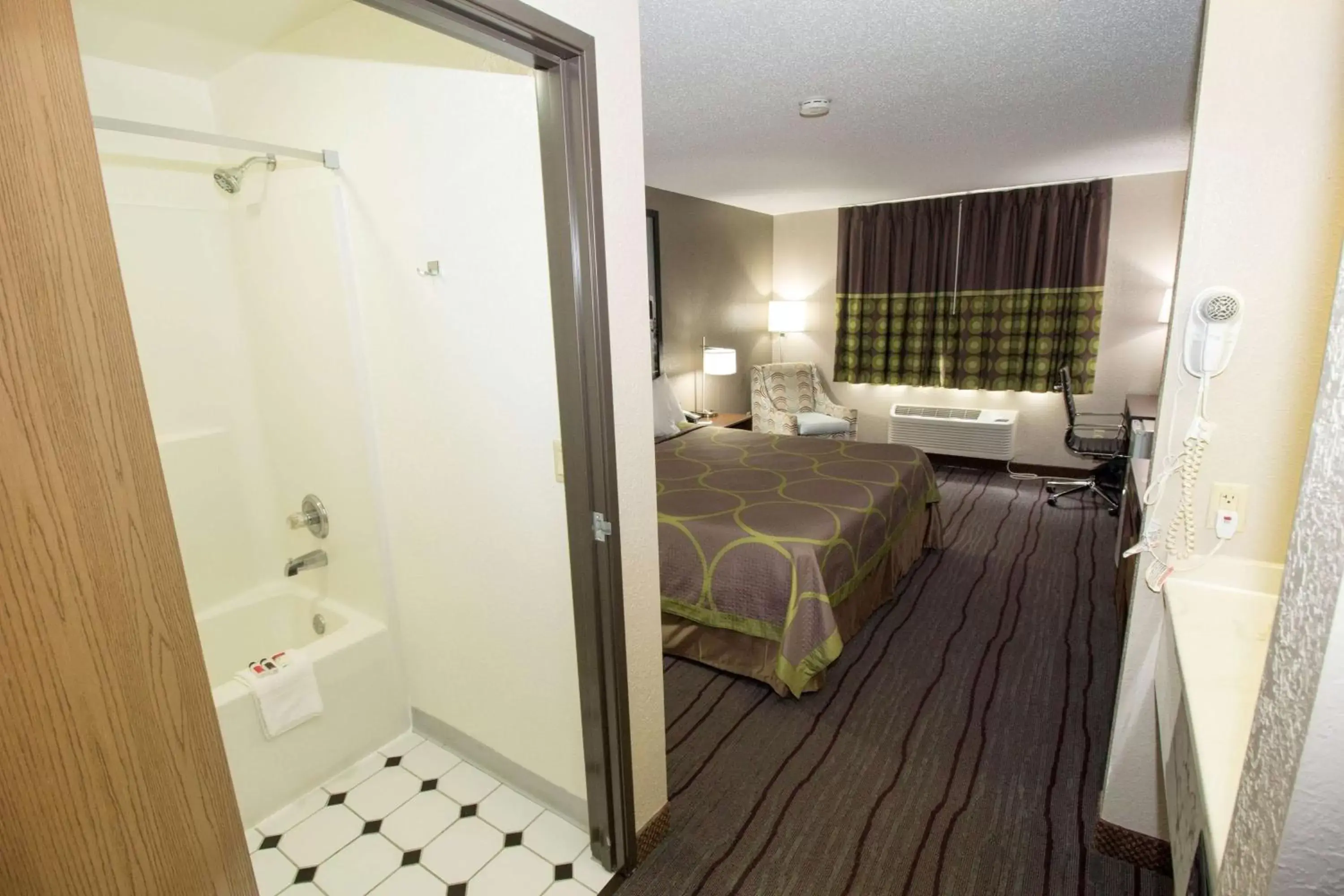 Photo of the whole room, Bed in Super 8 by Wyndham Chicago O'Hare Airport