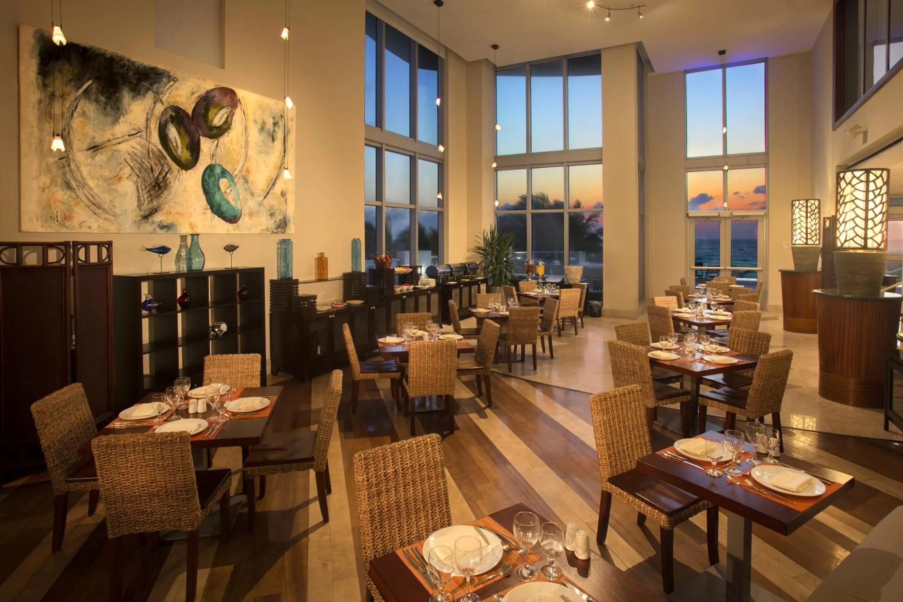 Restaurant/Places to Eat in Marenas Beach Resort