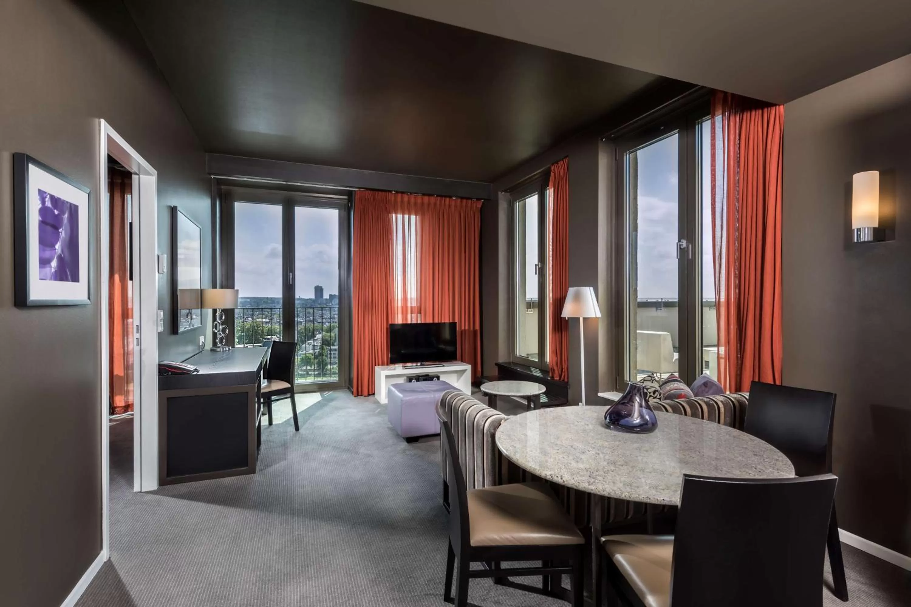 Bedroom in Adina Apartment Hotel Frankfurt Neue Oper