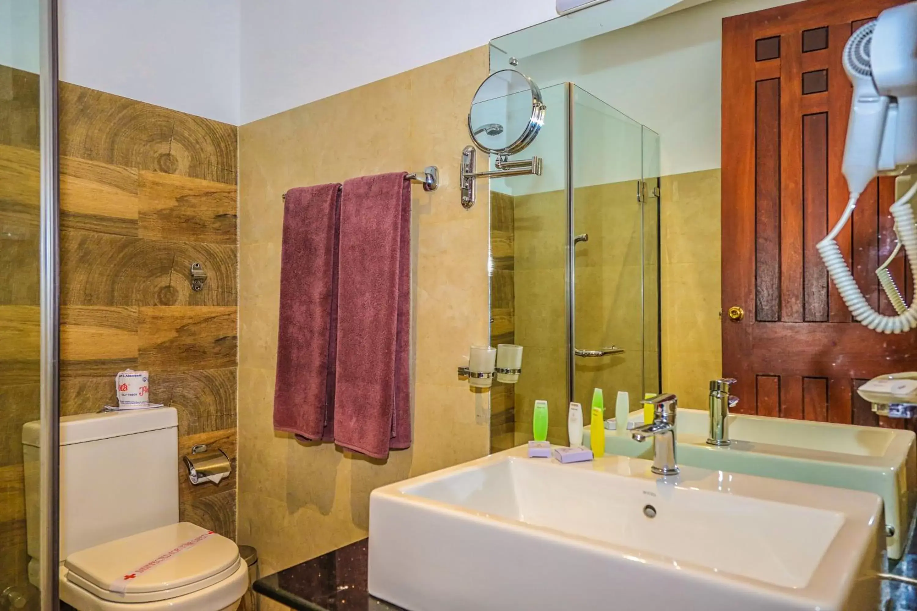 Bathroom in Oak Ray Regency