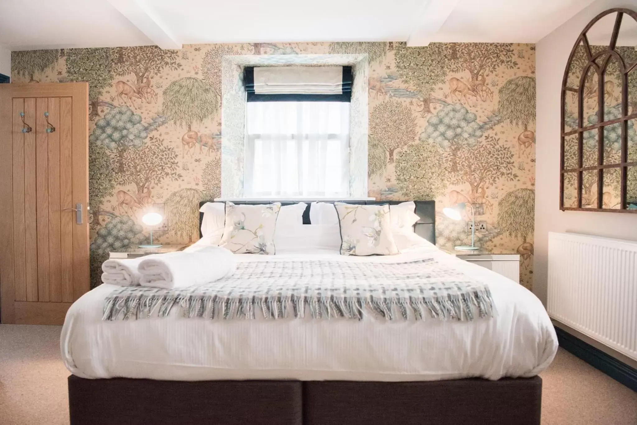 Bedroom, Bed in Helen Browning's Royal Oak