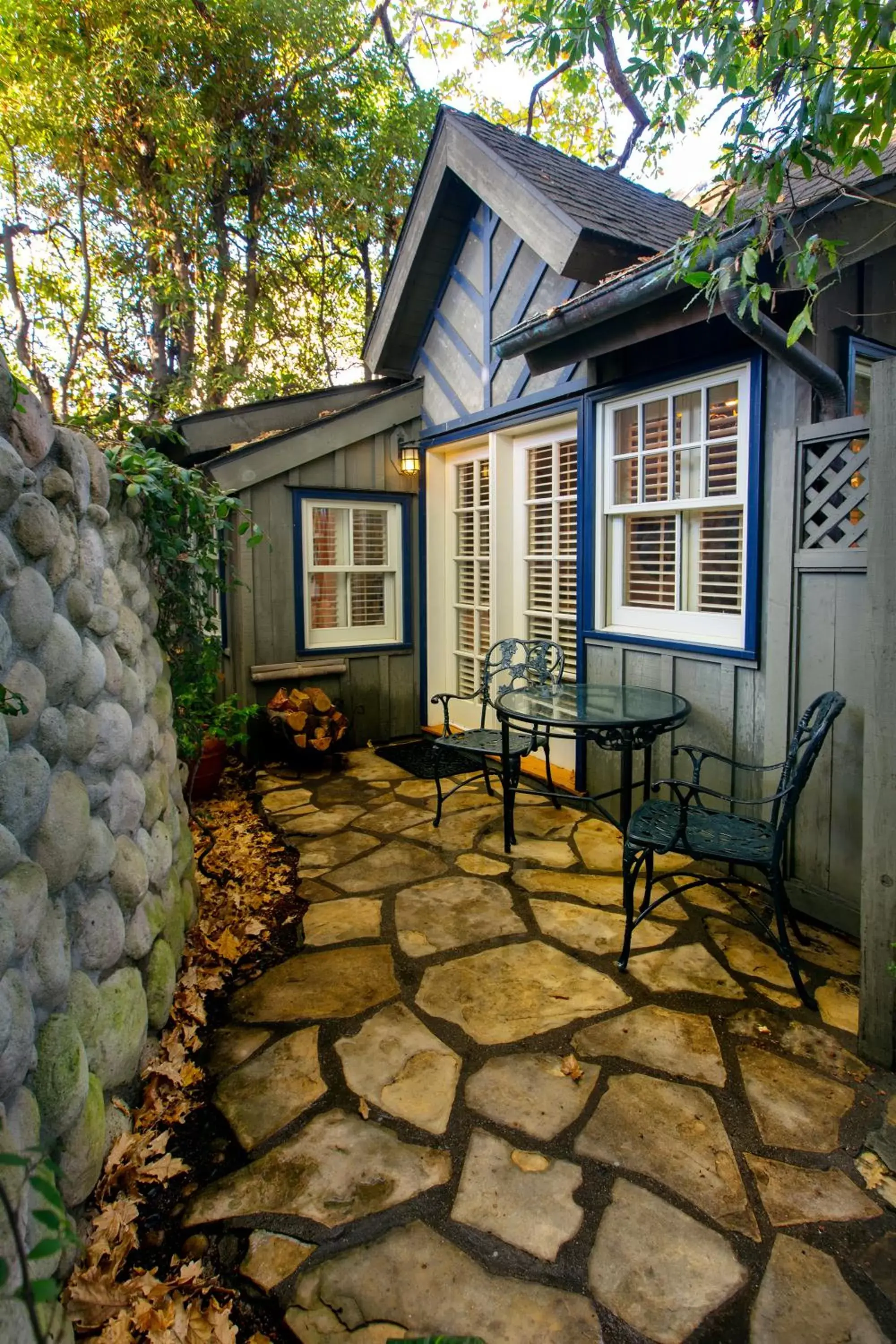 Patio, Property Building in Simpson House Inn