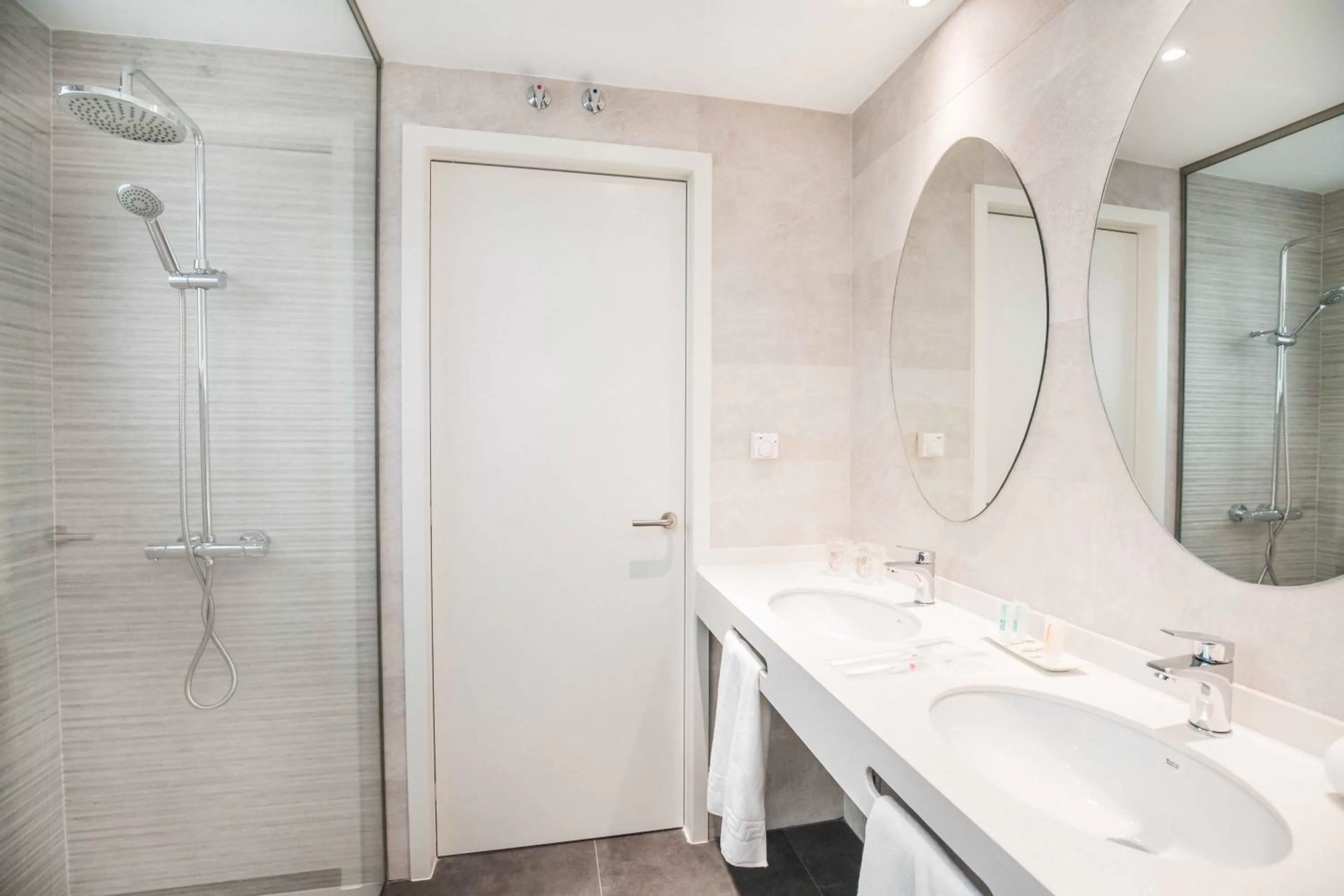 Bathroom in Hotel Ciudad De Ávila