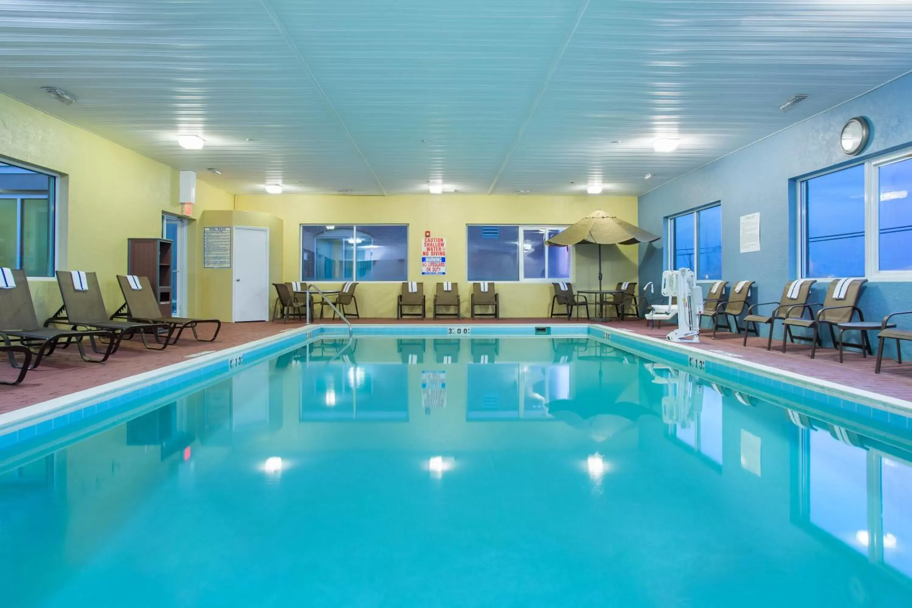 Swimming Pool in Holiday Inn Express Hotel & Suites Richmond, an IHG Hotel