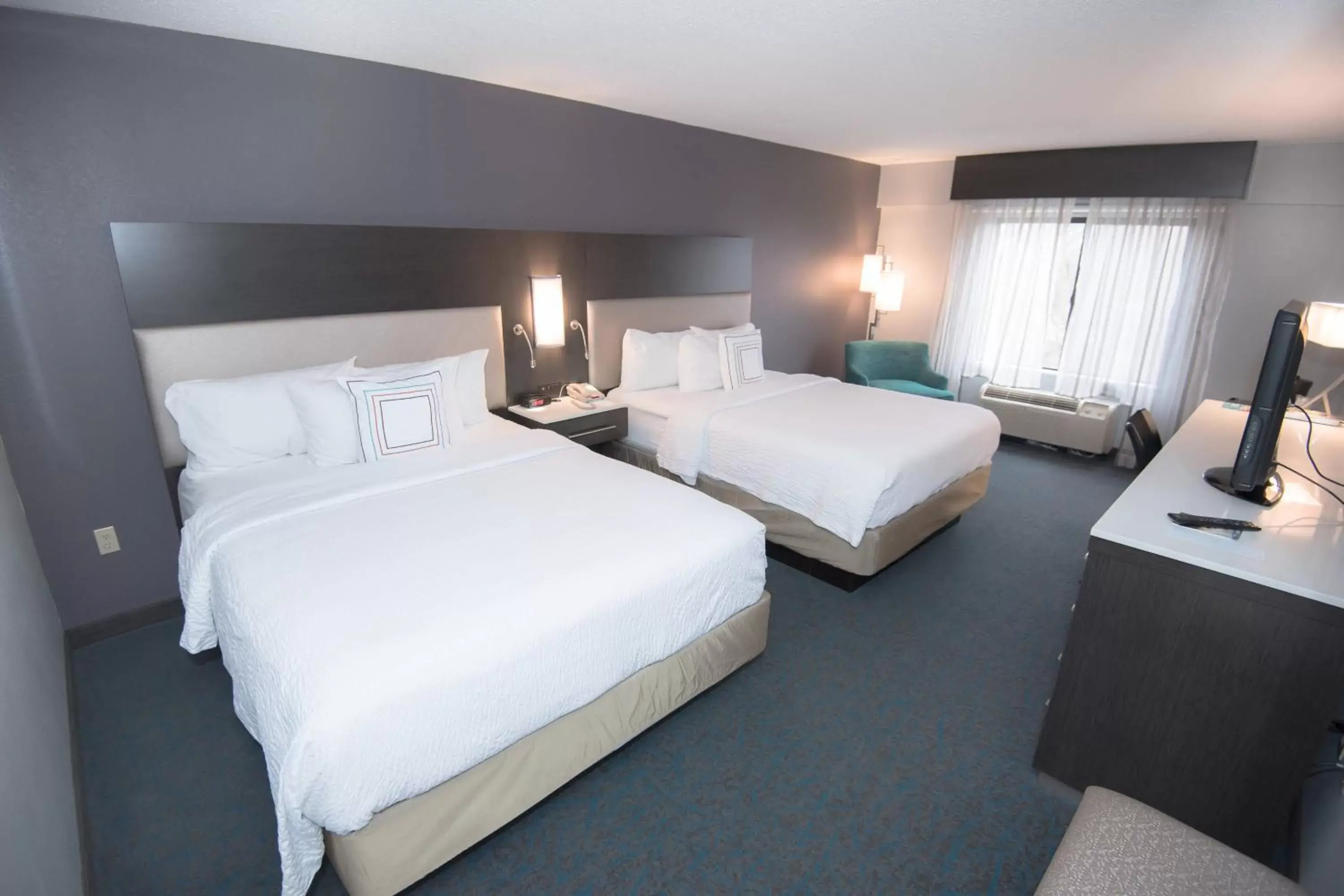 Photo of the whole room, Bed in Fairfield Inn & Suites Atlanta Airport North