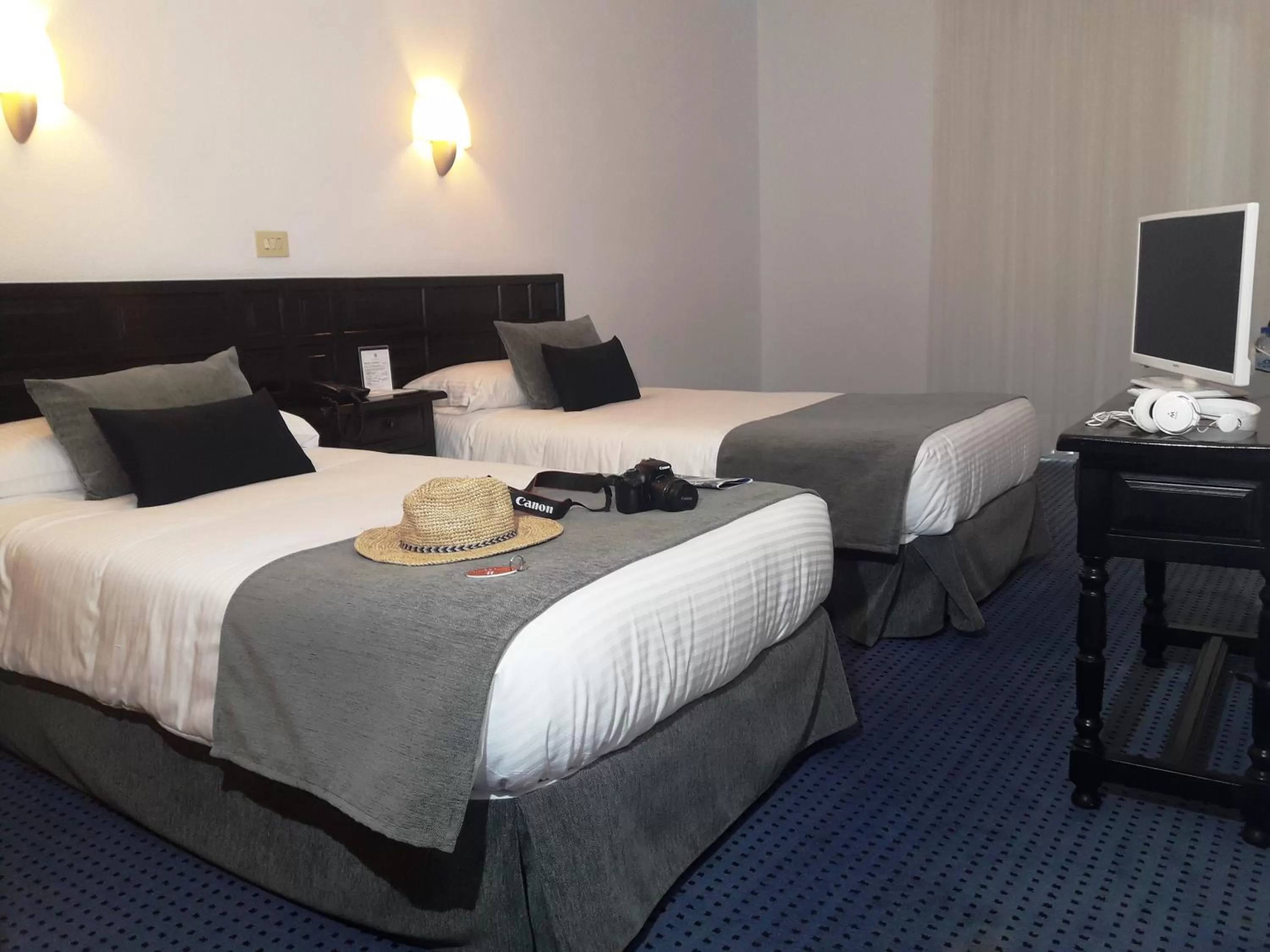 Other, Bed in Hotel Miramar