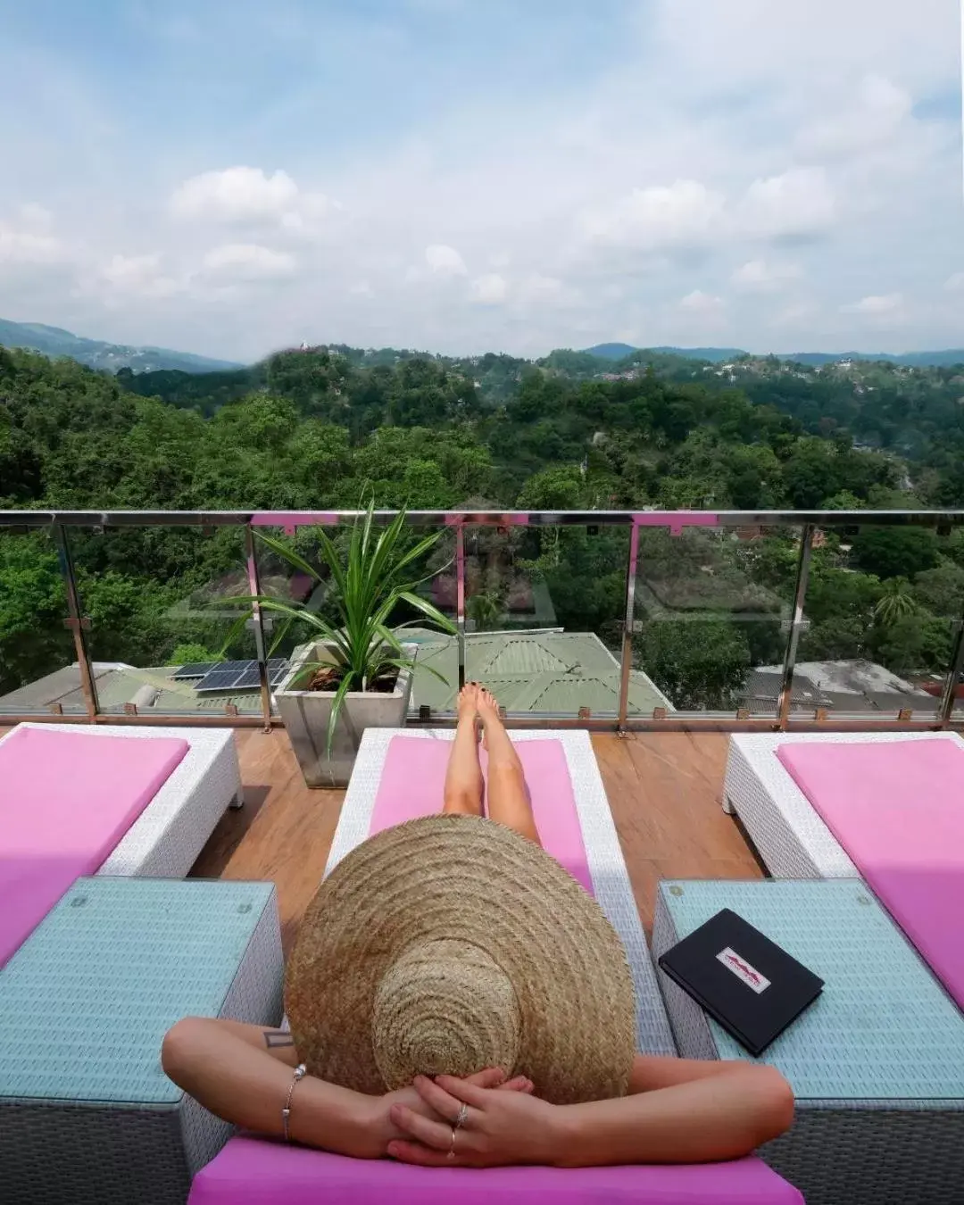 Balcony/Terrace, Swimming Pool in View360