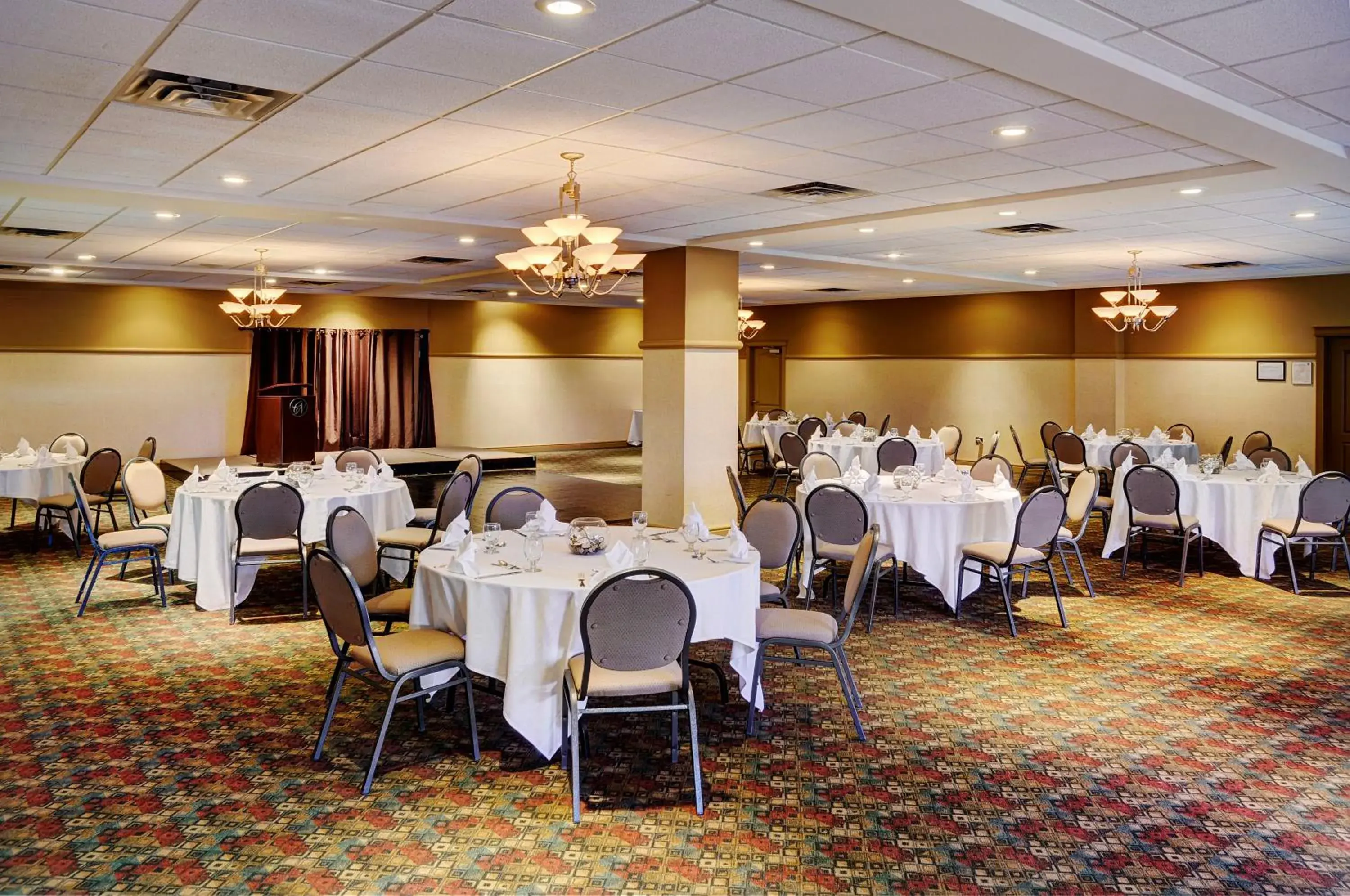 Banquet/Function facilities, Banquet Facilities in Chateau Nova Kingsway