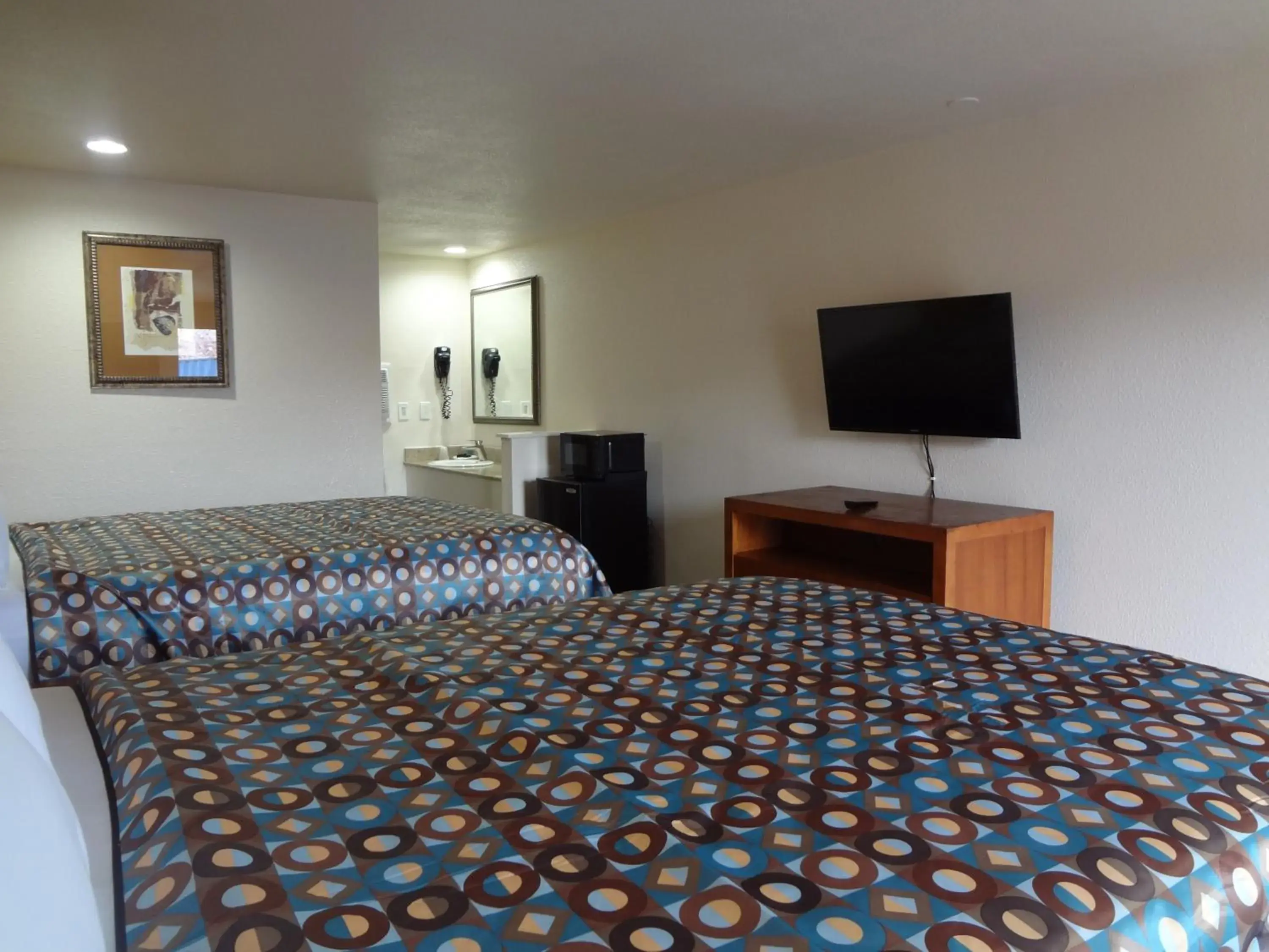 Bed in Peach City Inn - Marysville/Yuba City