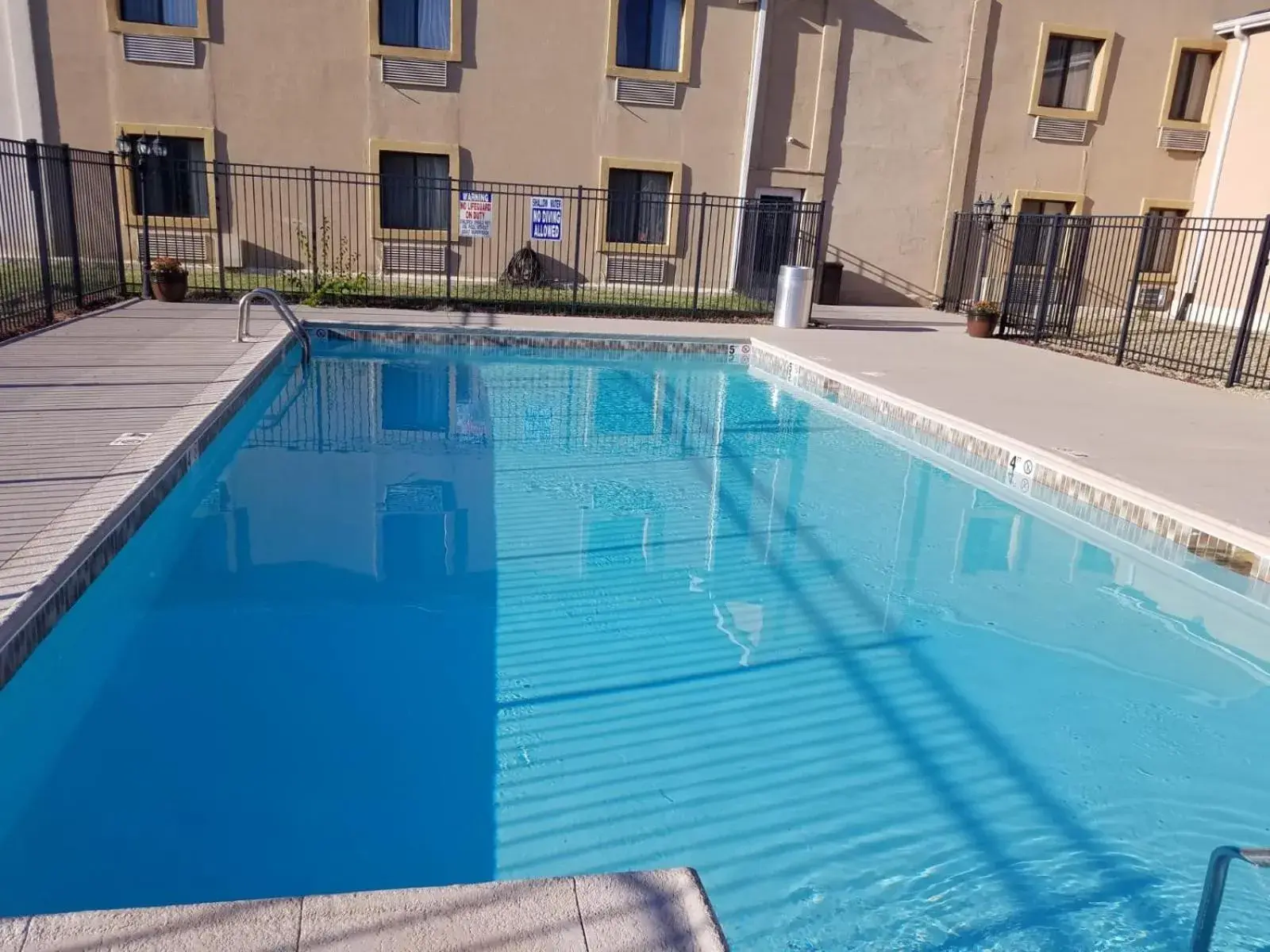 Pool view, Swimming Pool in Hotel Lincoln Inn