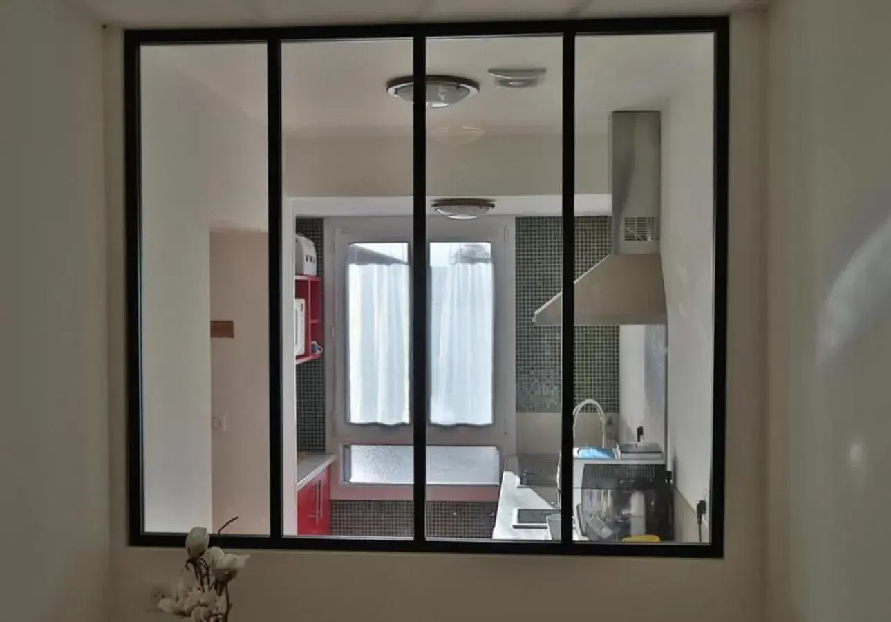 Kitchen or kitchenette, Bathroom in Le Relais Basque