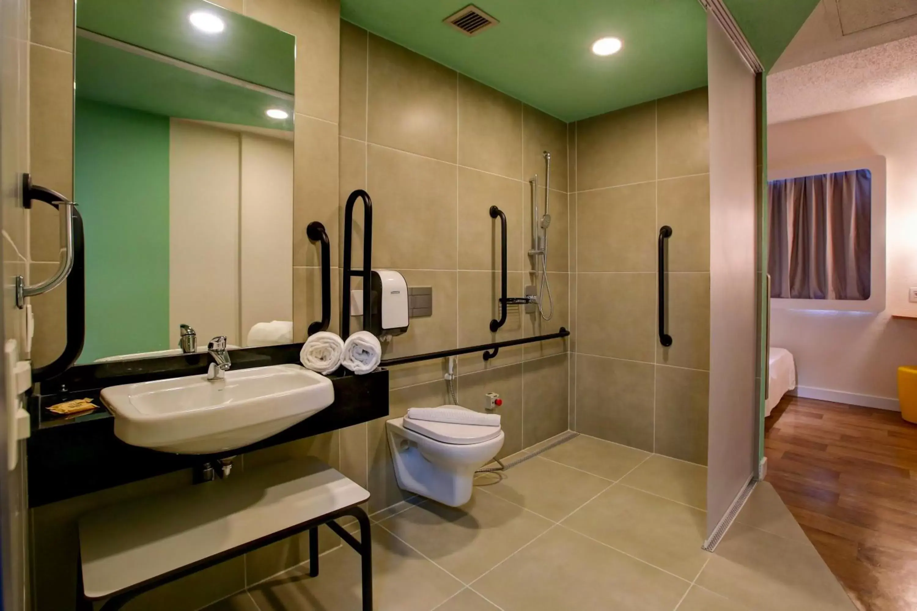 Toilet, Bathroom in ibis budget Tambore