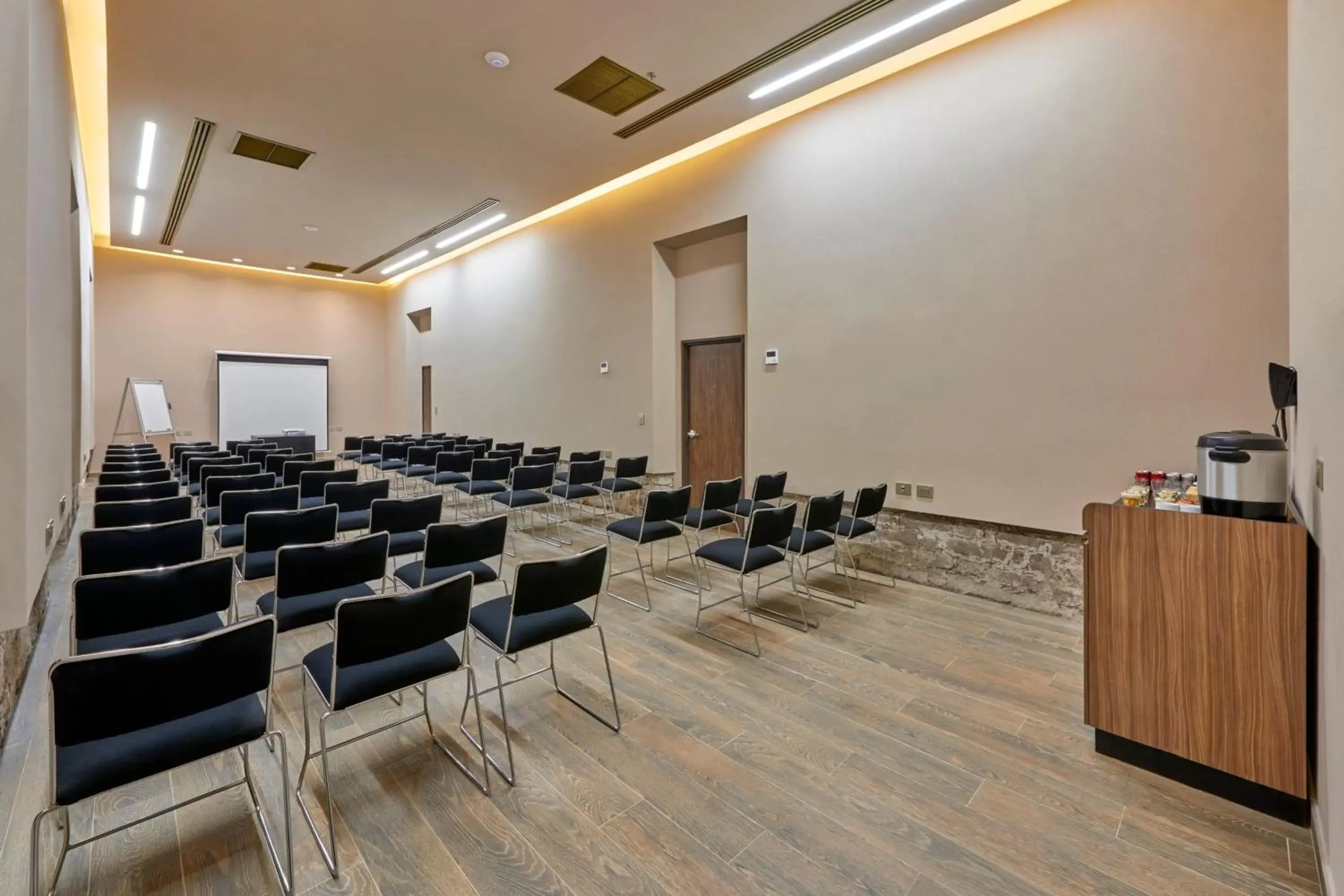 Meeting/conference room in City Centro by Marriott San Luis Potosi