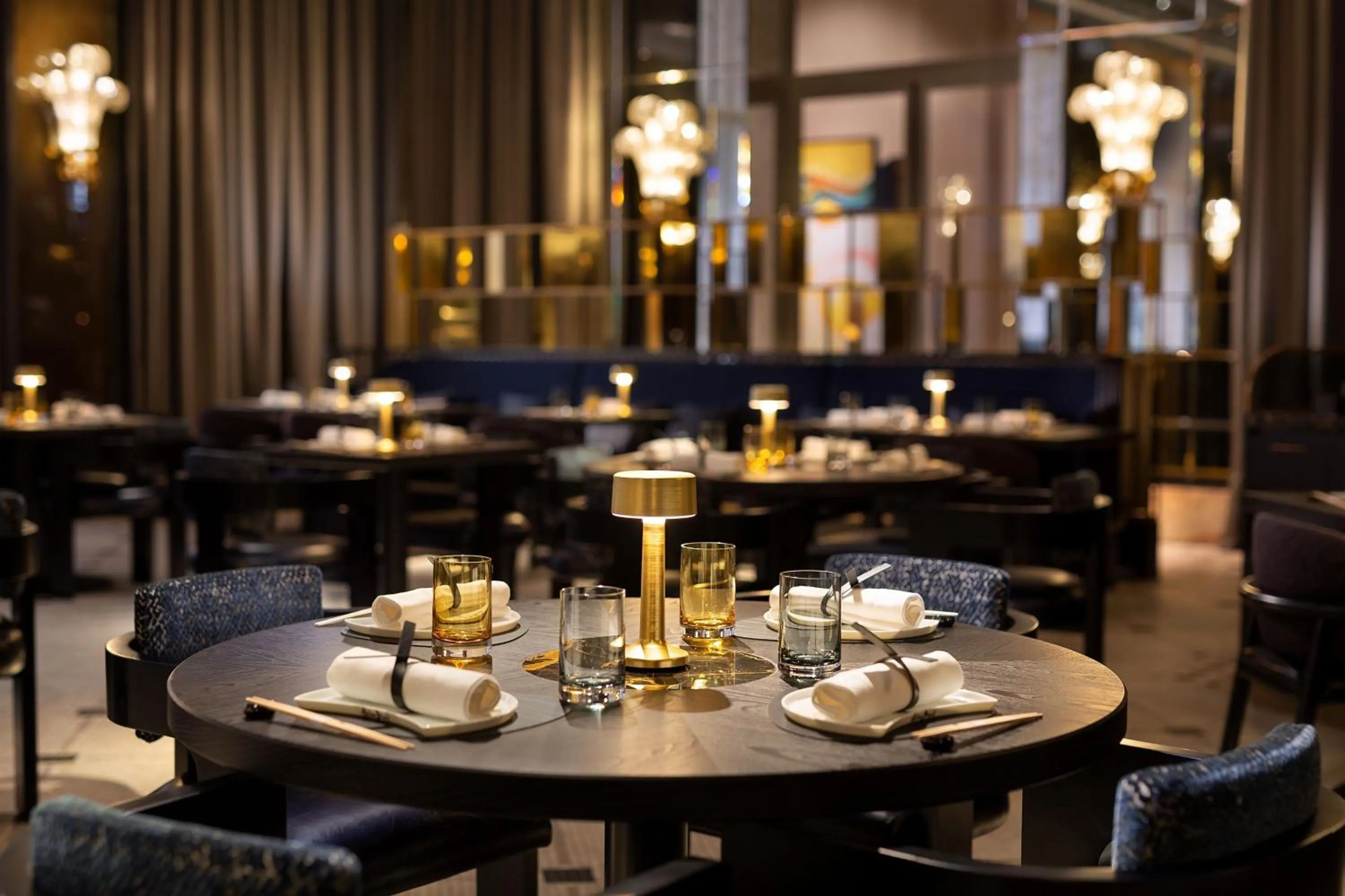Restaurant/places to eat in Prince de Galles, a Luxury Collection hotel, Paris