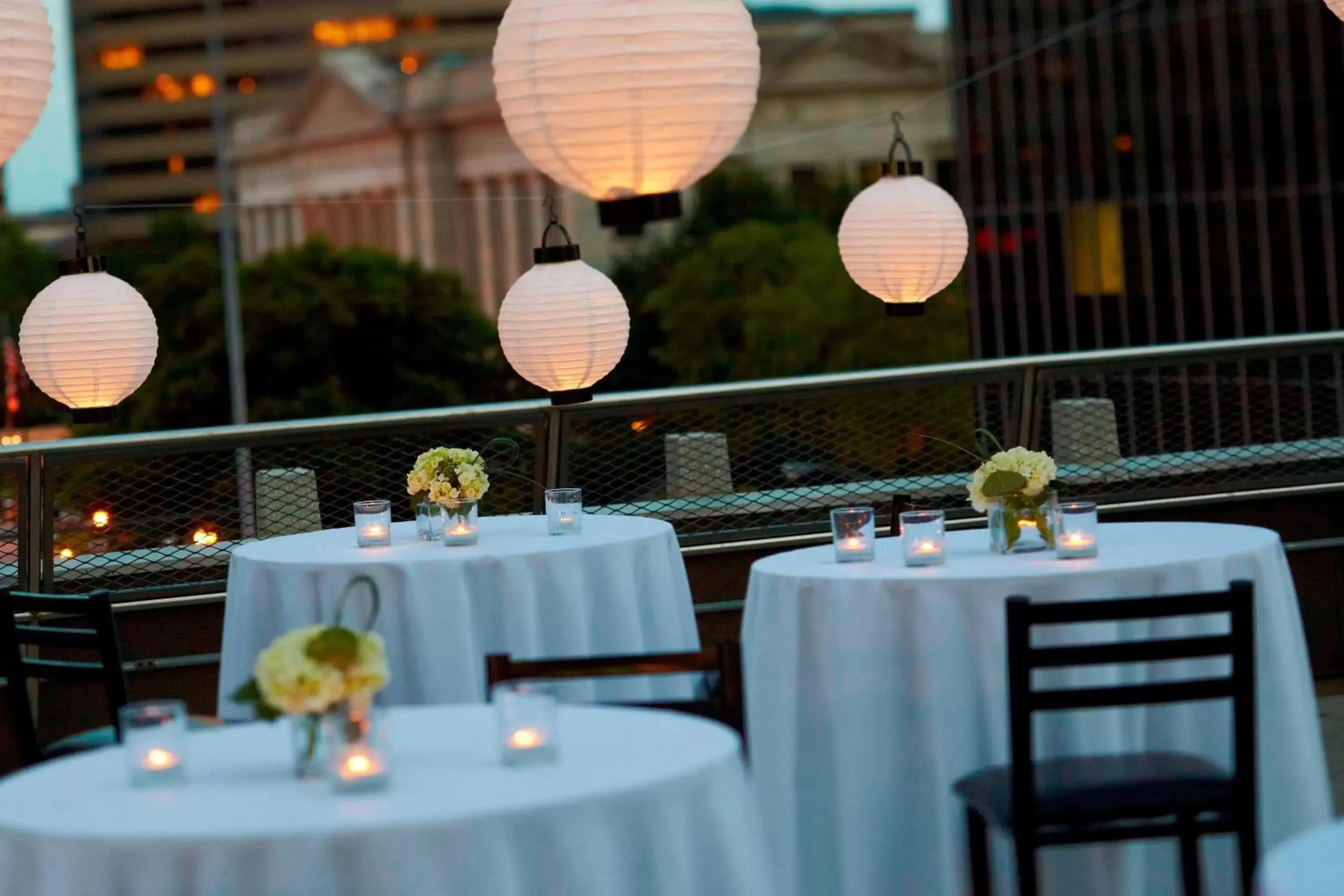 Meeting/conference room, Restaurant/Places to Eat in Renaissance Columbus Downtown Hotel