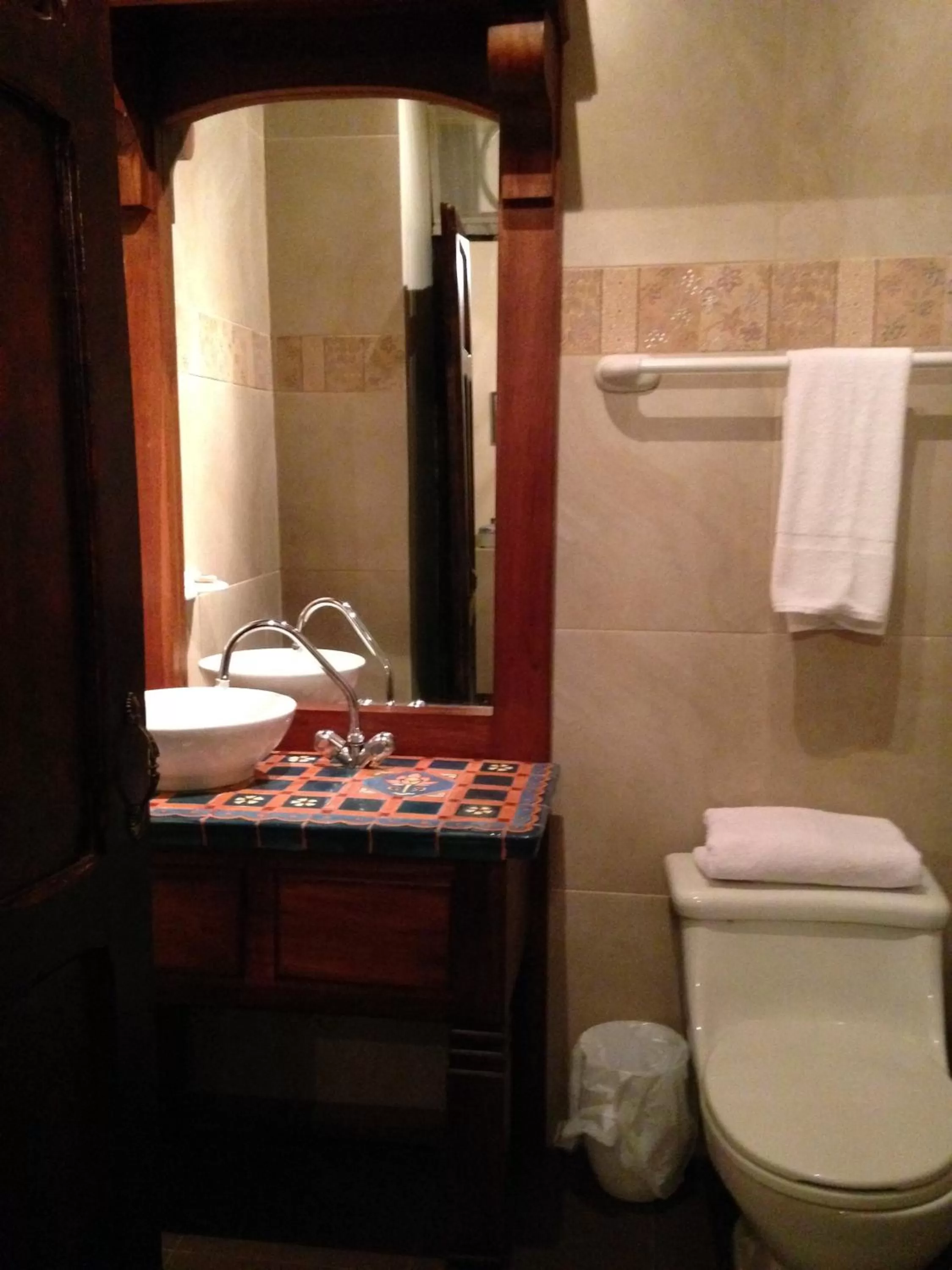 Food and drinks in Roka Plaza Hotel Boutique