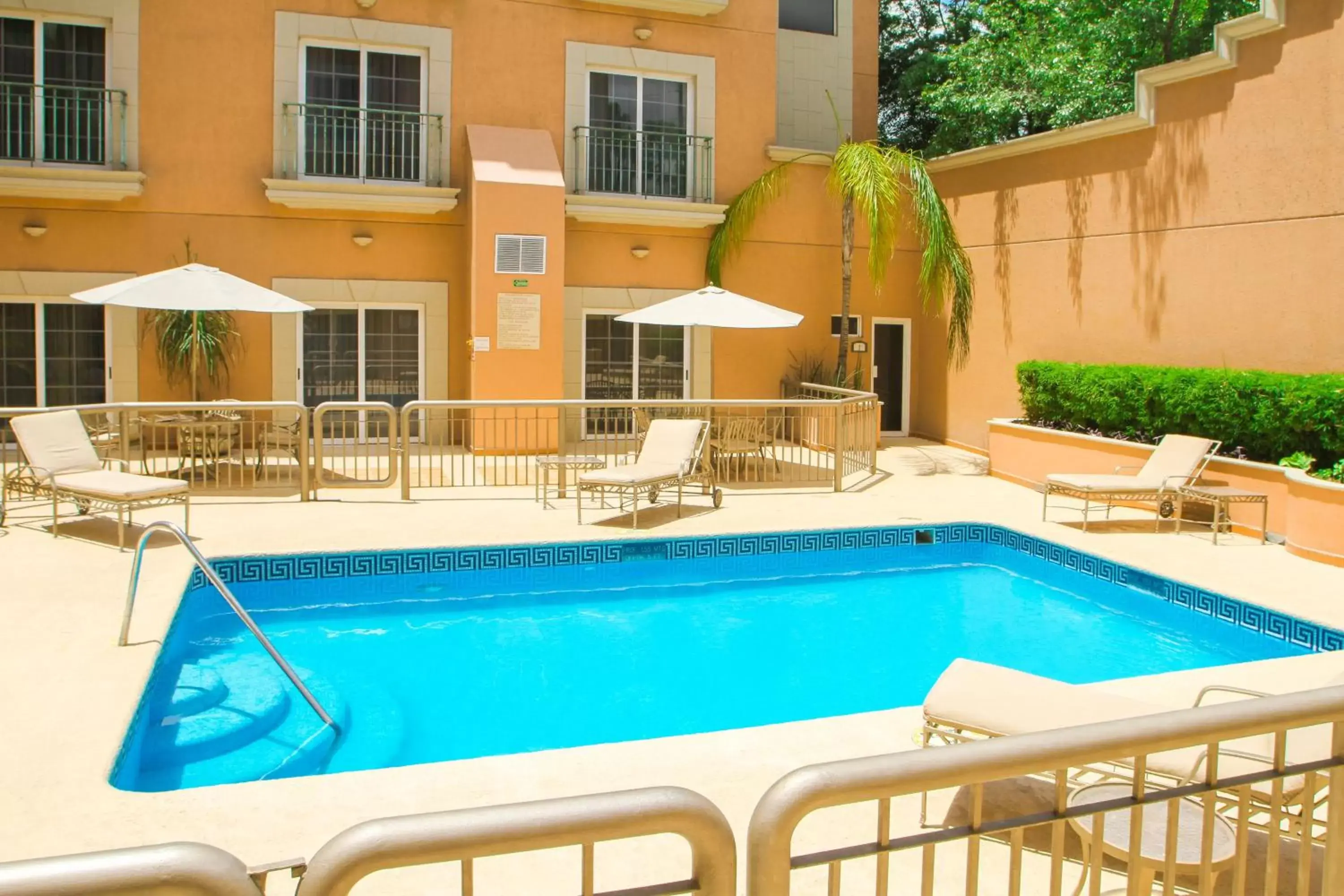 Swimming Pool in Holiday Inn Express Monterrey Galerias-San Jeronimo, an IHG Hotel