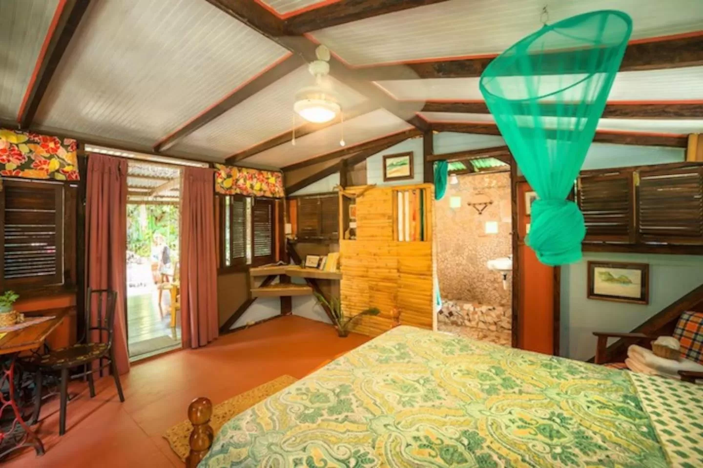 Photo of the whole room, Bed in Cocoa Cottage