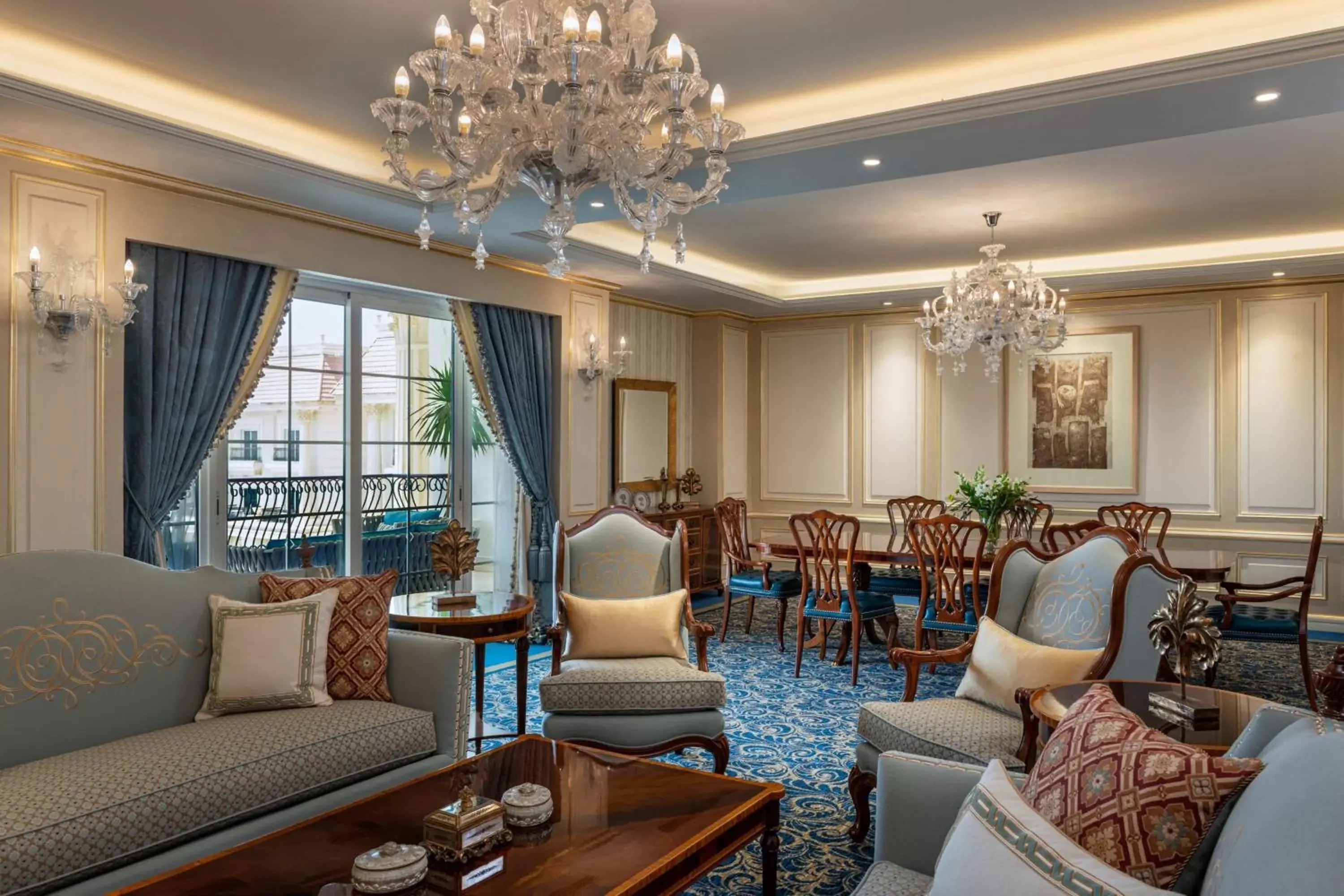 Photo of the whole room, Seating Area in The St. Regis Almasa Hotel, Cairo