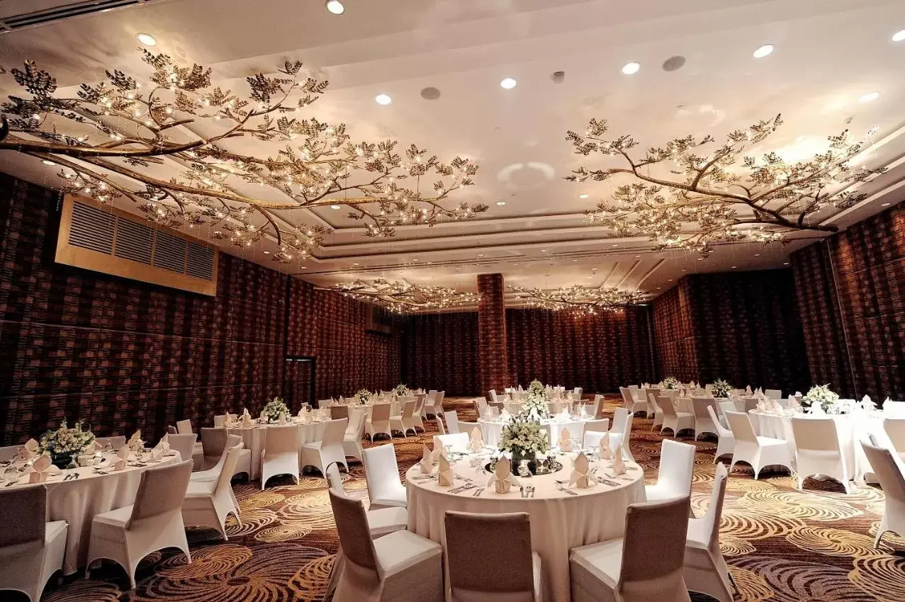 Banquet/Function facilities, Banquet Facilities in Acacia Hotel Manila - Multiple Use Hotel