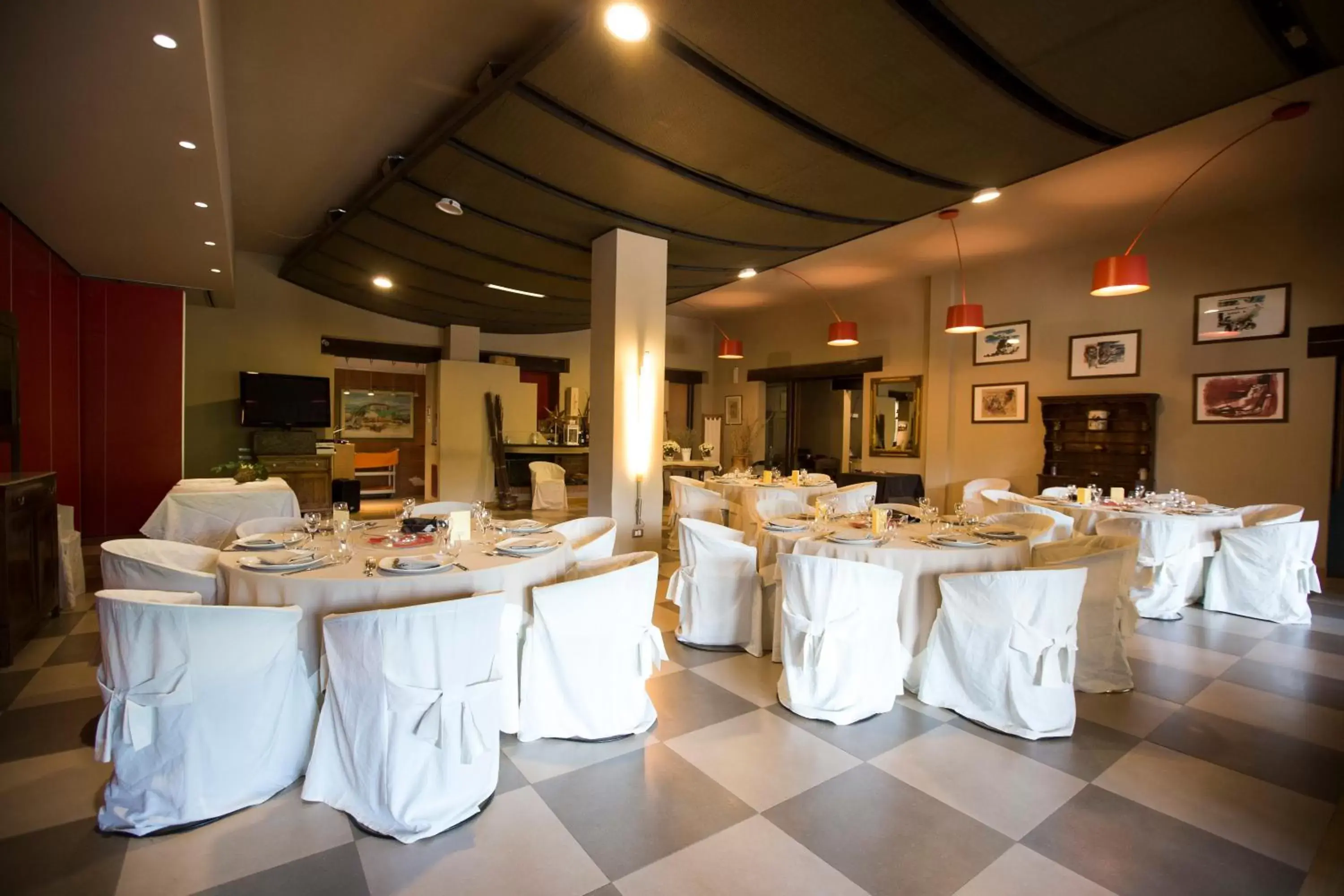 Restaurant/places to eat, Banquet Facilities in Sotto Il Cielo Hotel
