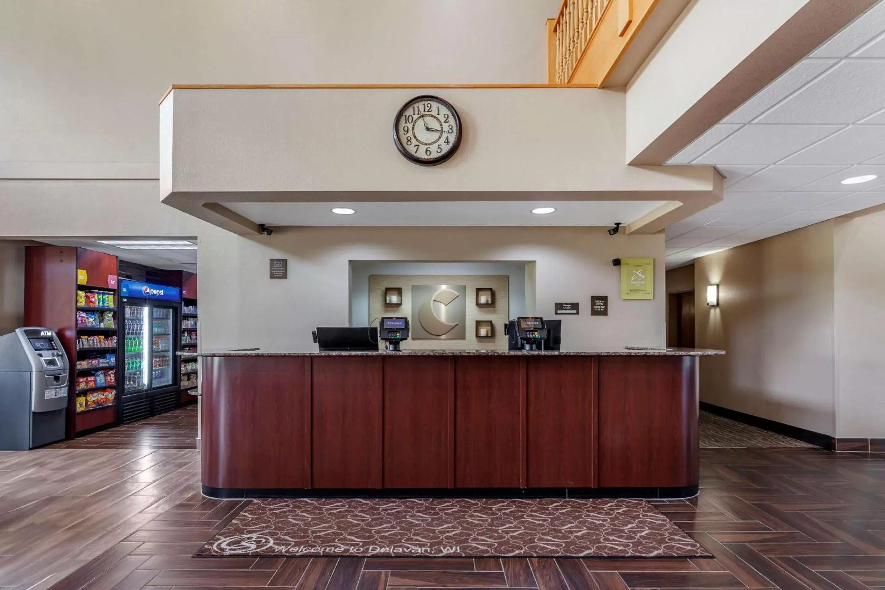 Lobby or reception in Comfort Suites Delavan - Lake Geneva Area Lobby or reception in Comfort Suites Delavan - Lake Geneva Area