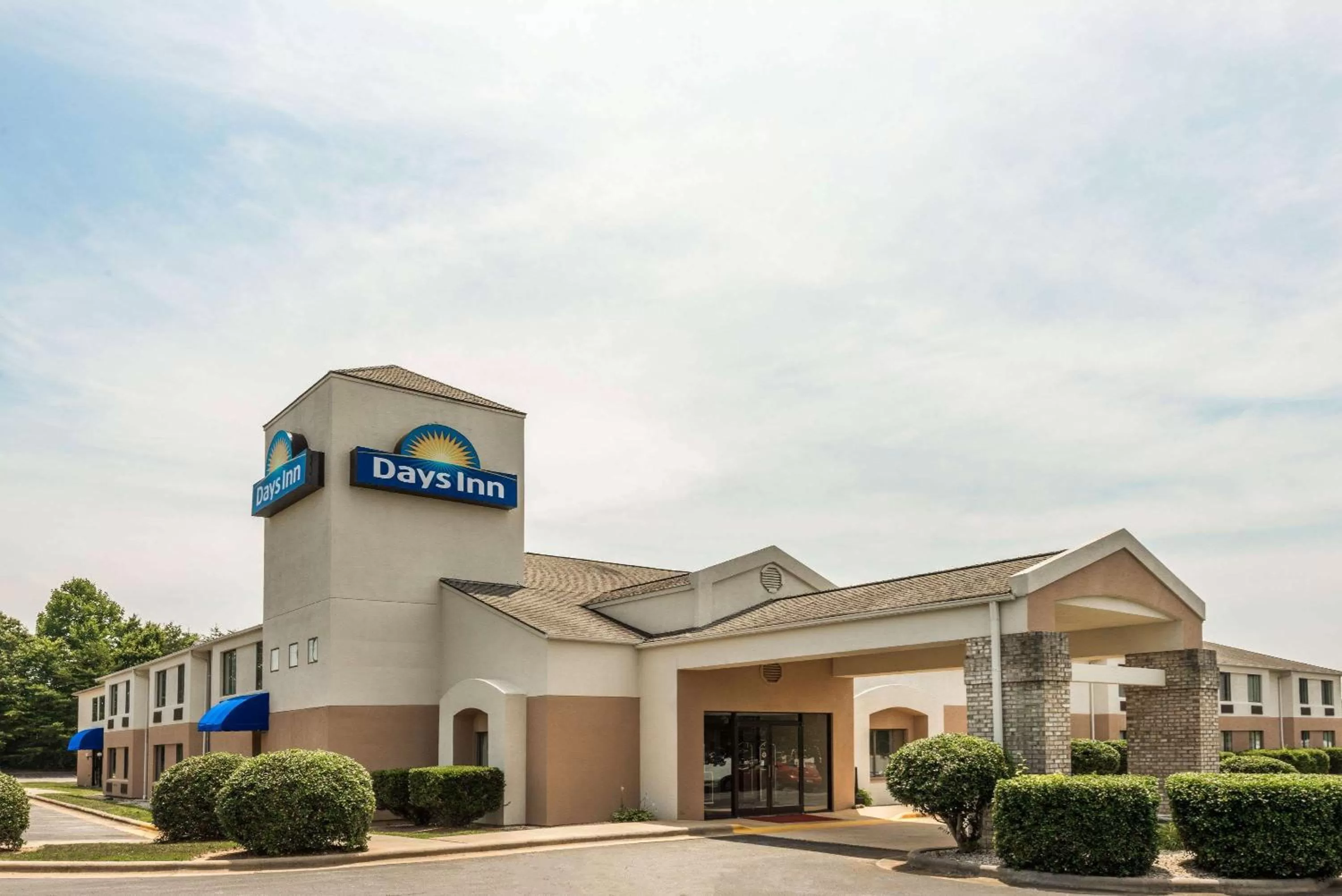 Property building in Days Inn by Wyndham Yadkinville