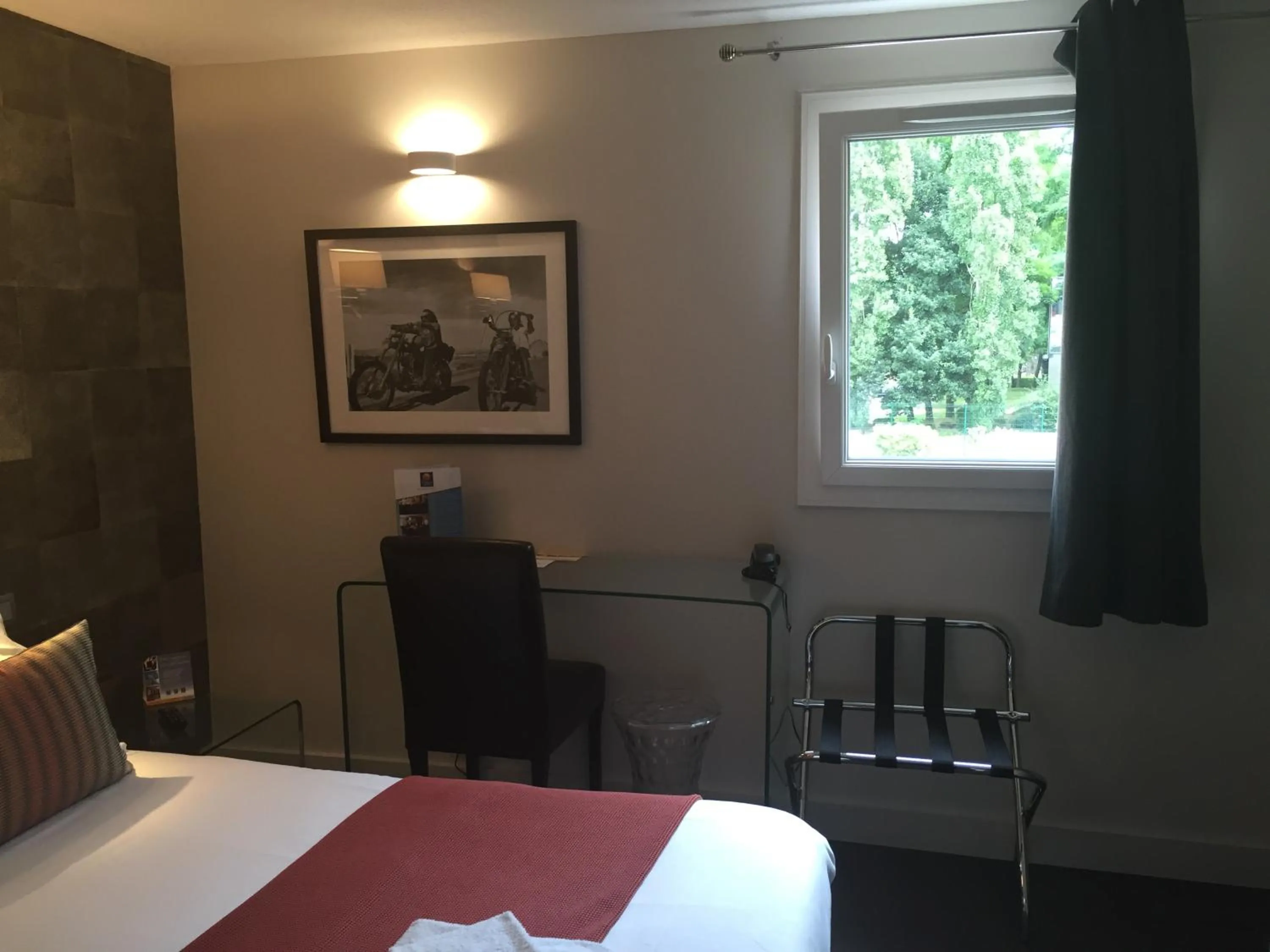 Bedroom, Bed in Hotel Acadie Eragny