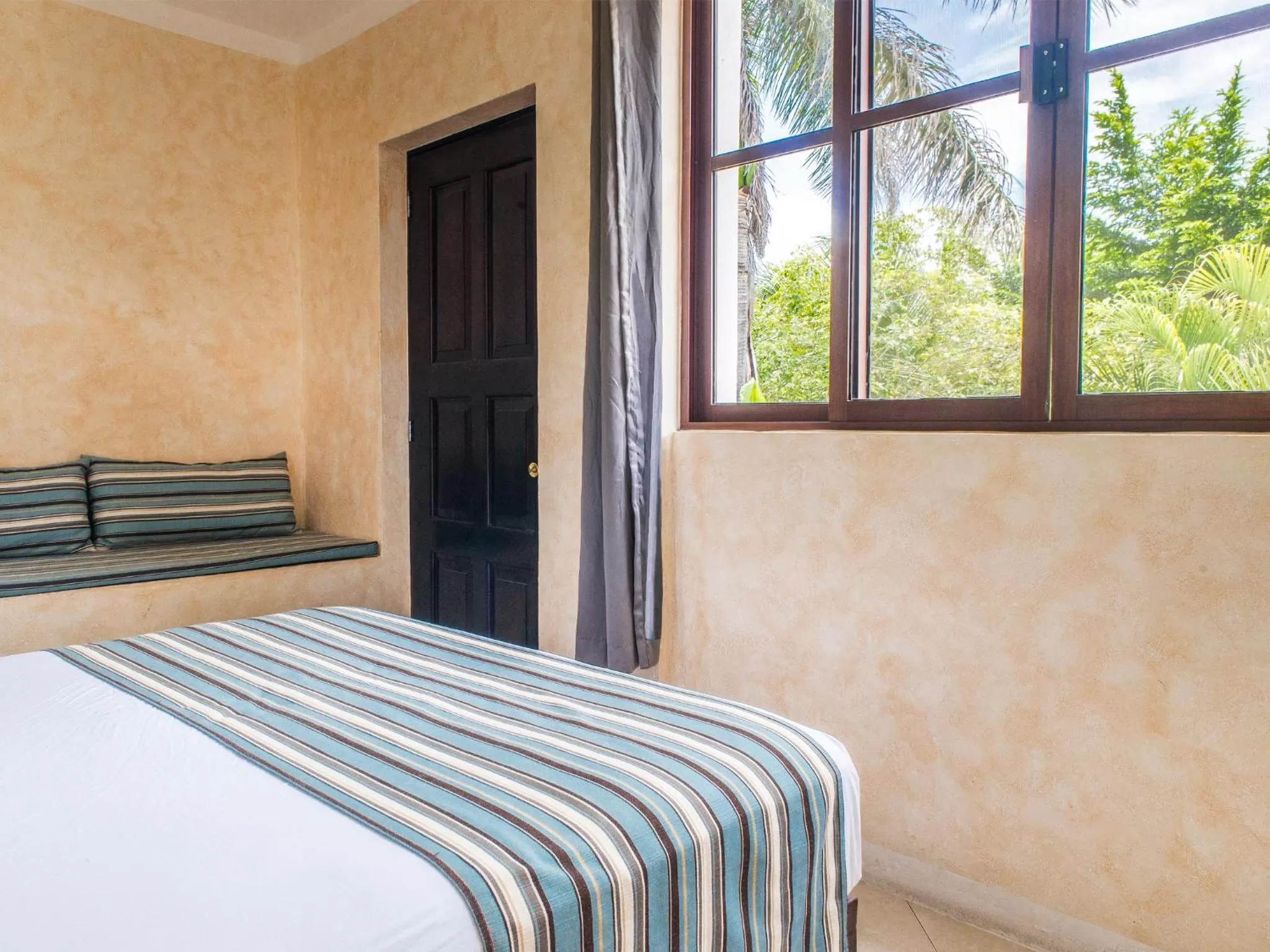 Property building, Bed in Hotel Barrio Latino