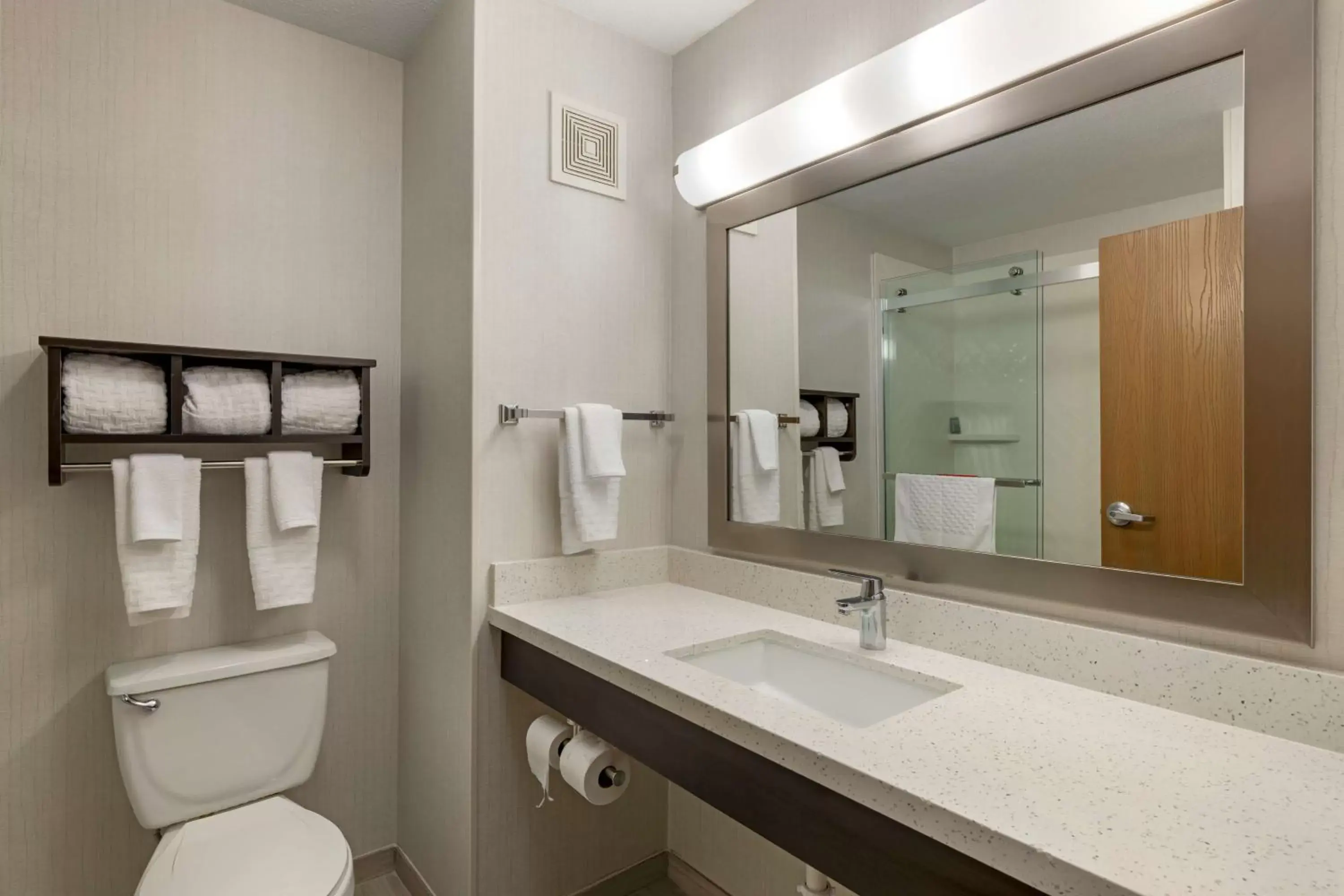 Property building, Bathroom in Best Western Watertown Inn & Suites