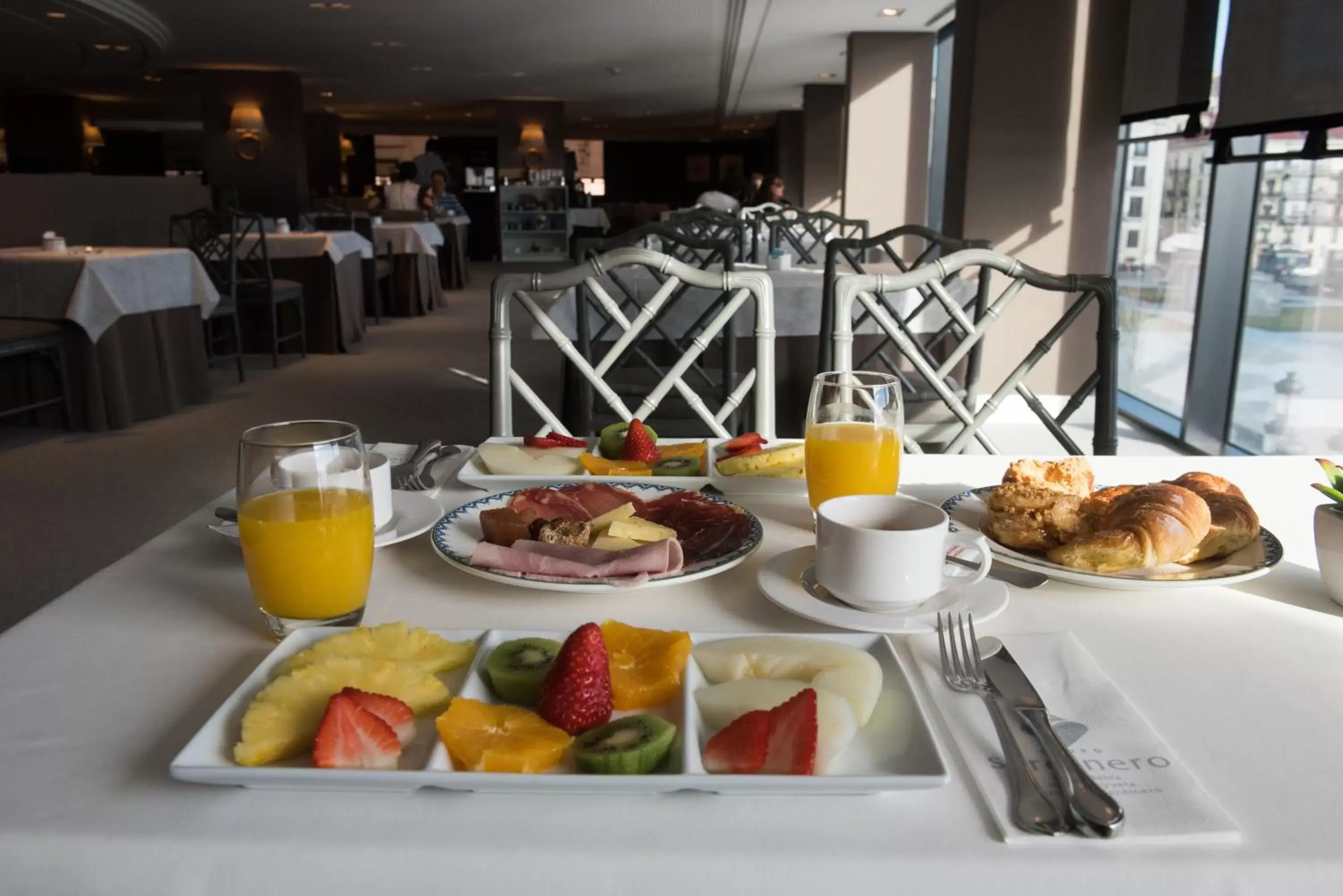 Restaurant/places to eat, Breakfast in Hotel Bahía