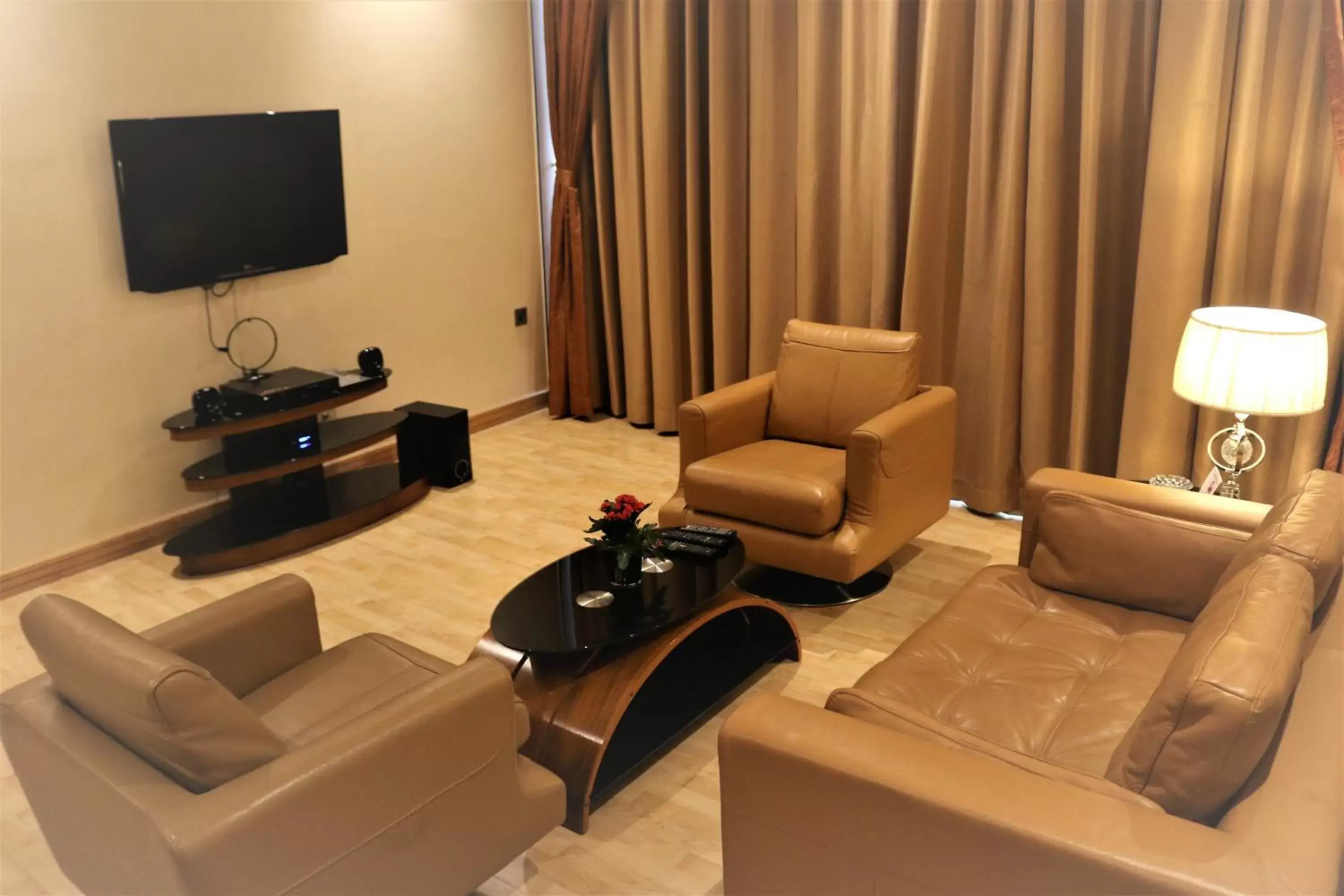 One-Bedroom Crystal Suite in Elite Crystal Hotel One-Bedroom Crystal Suite in Elite Crystal Hotel